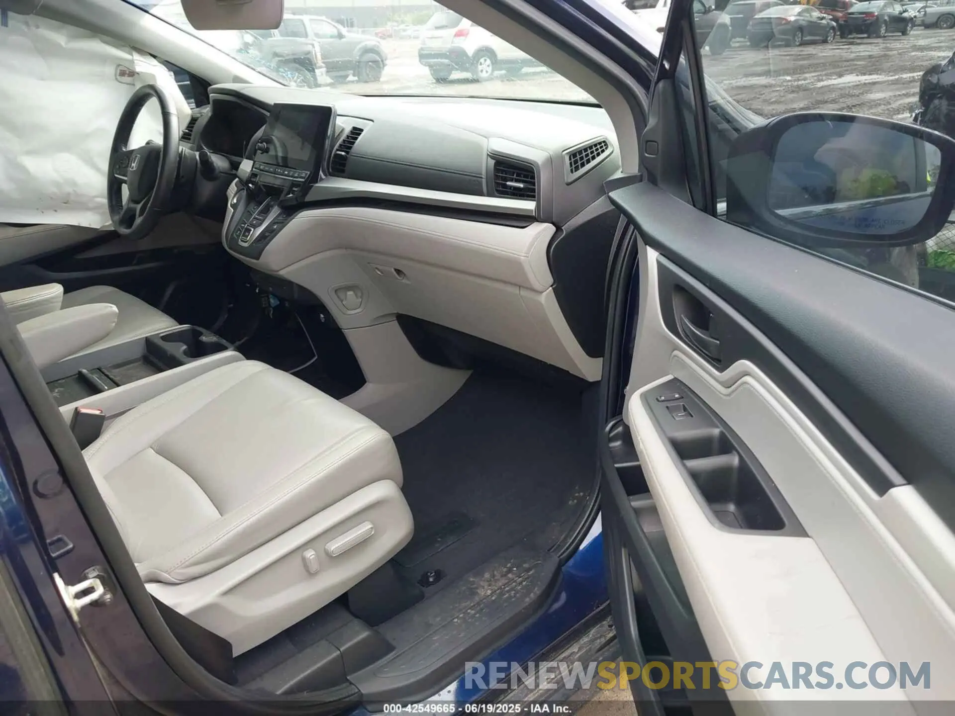 5 fotografías del automóvil dañado 5FNRL6H7XKB122324 HONDA ODYSSEY 2019