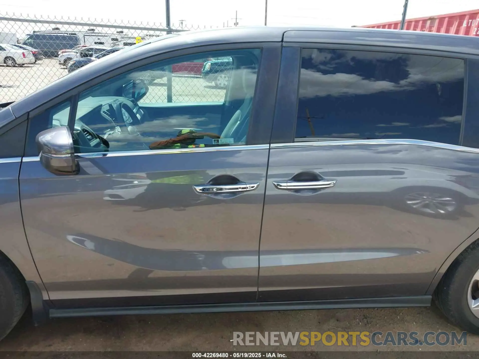 14 fotografías del automóvil dañado 5FNRL6H7XKB132609 HONDA ODYSSEY 2019