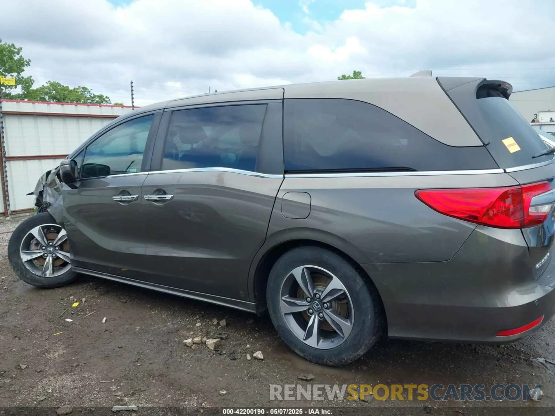 15 fotografías del automóvil dañado 5FNRL6H81KB038790 HONDA ODYSSEY 2019