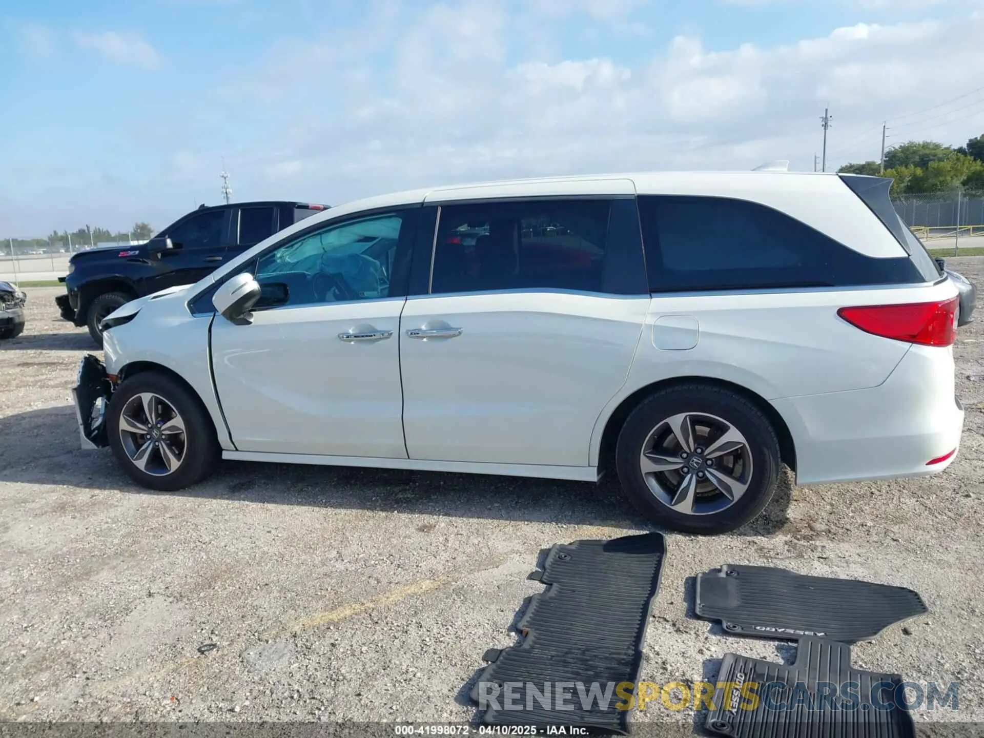 15 fotografías del automóvil dañado 5FNRL6H81KB068064 HONDA ODYSSEY 2019