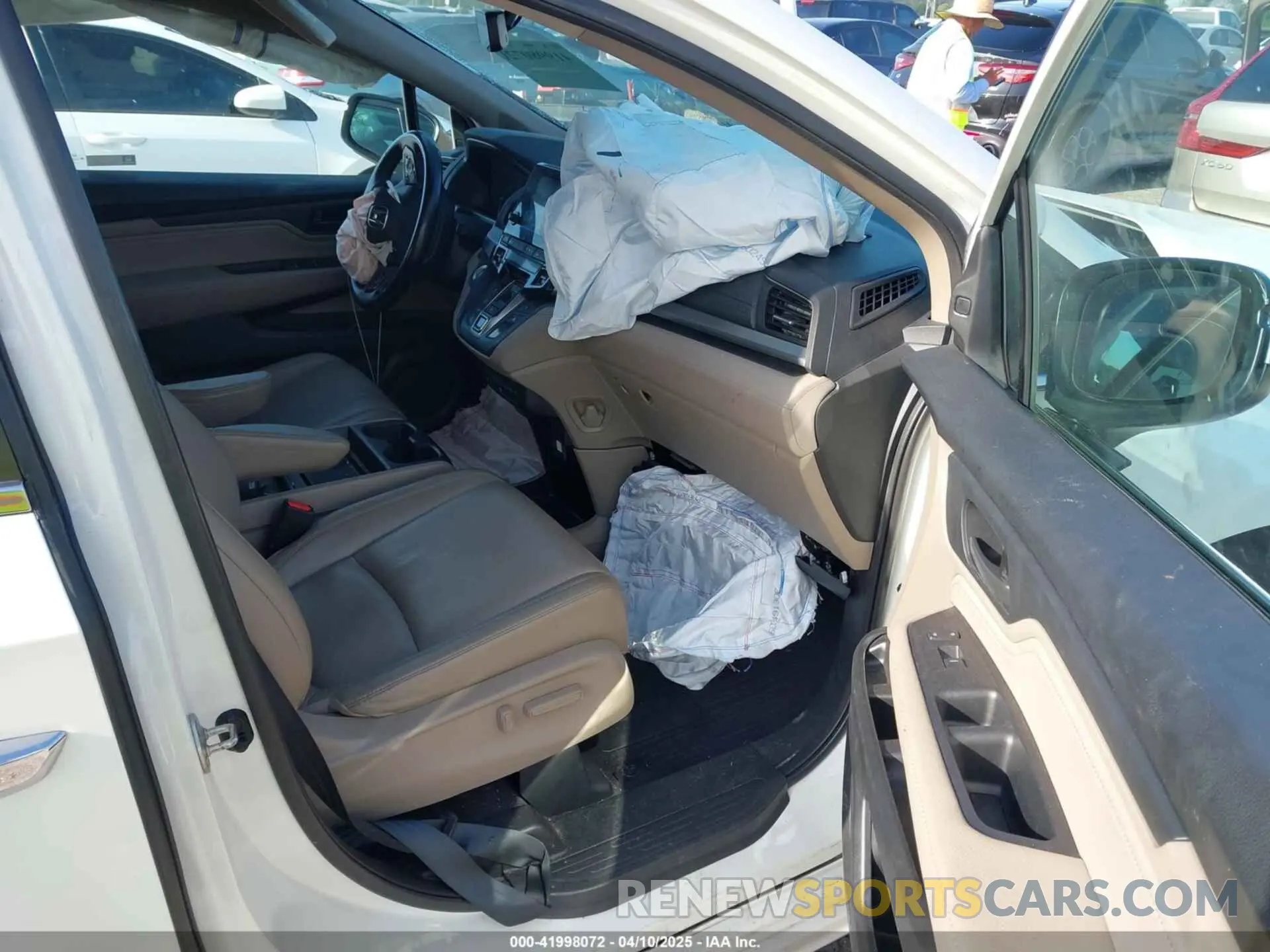 5 fotografías del automóvil dañado 5FNRL6H81KB068064 HONDA ODYSSEY 2019