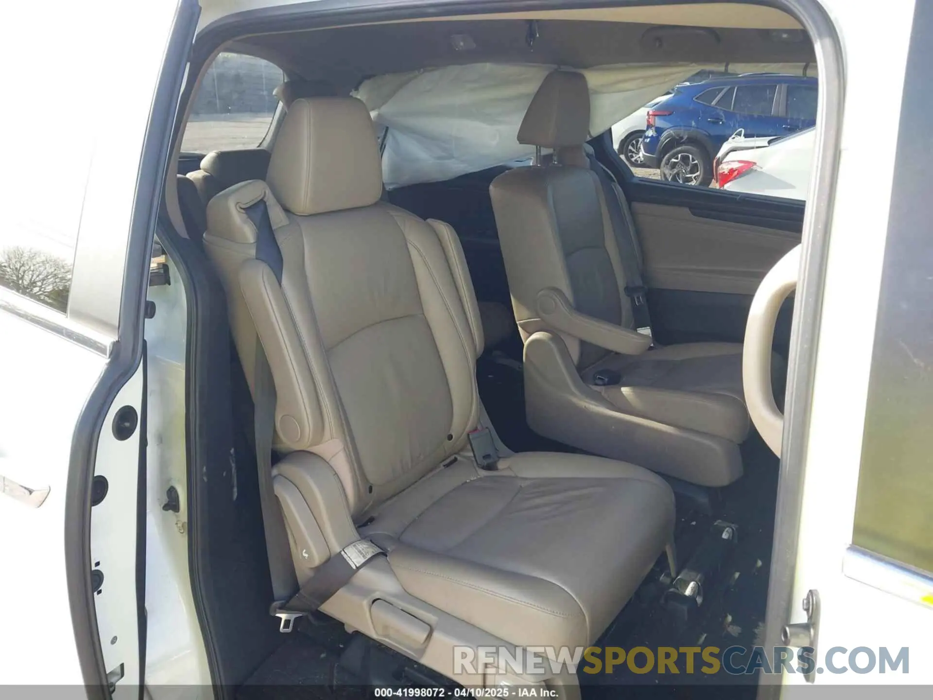 8 fotografías del automóvil dañado 5FNRL6H81KB068064 HONDA ODYSSEY 2019