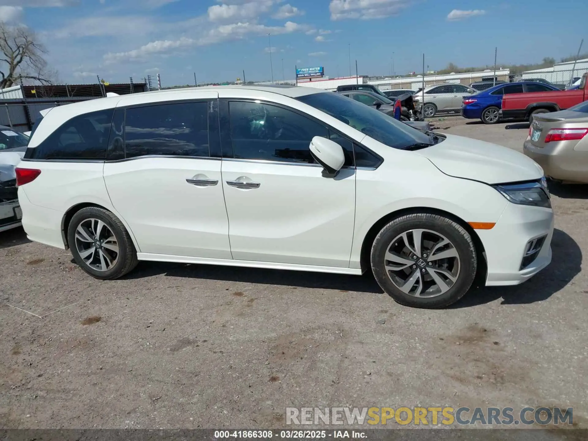 12 fotografías del automóvil dañado 5FNRL6H91KB053203 HONDA ODYSSEY 2019