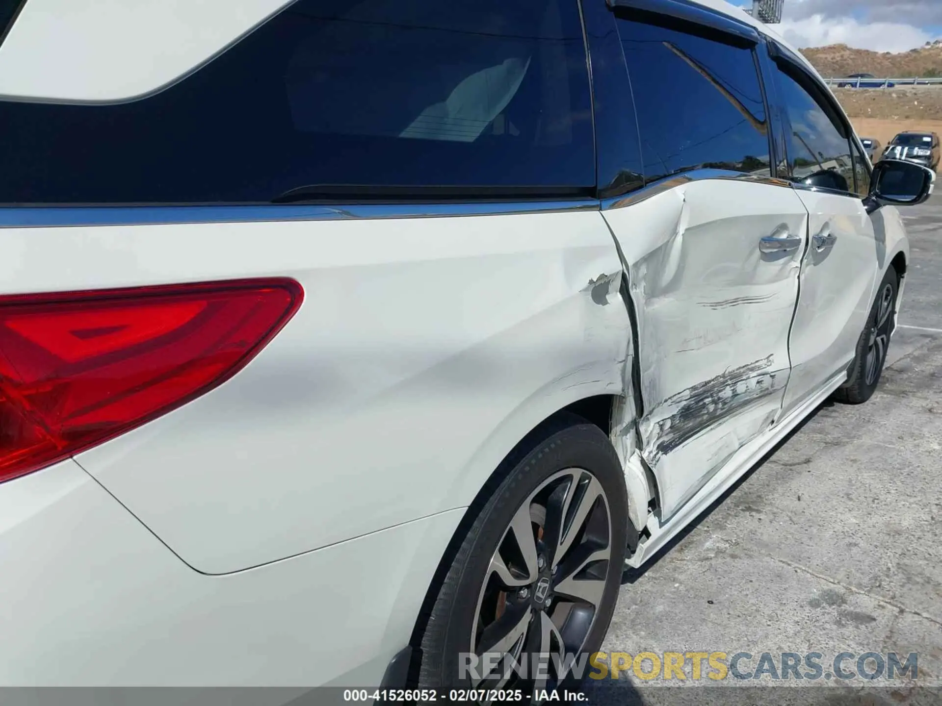17 fotografías del automóvil dañado 5FNRL6H91KB105655 HONDA ODYSSEY 2019