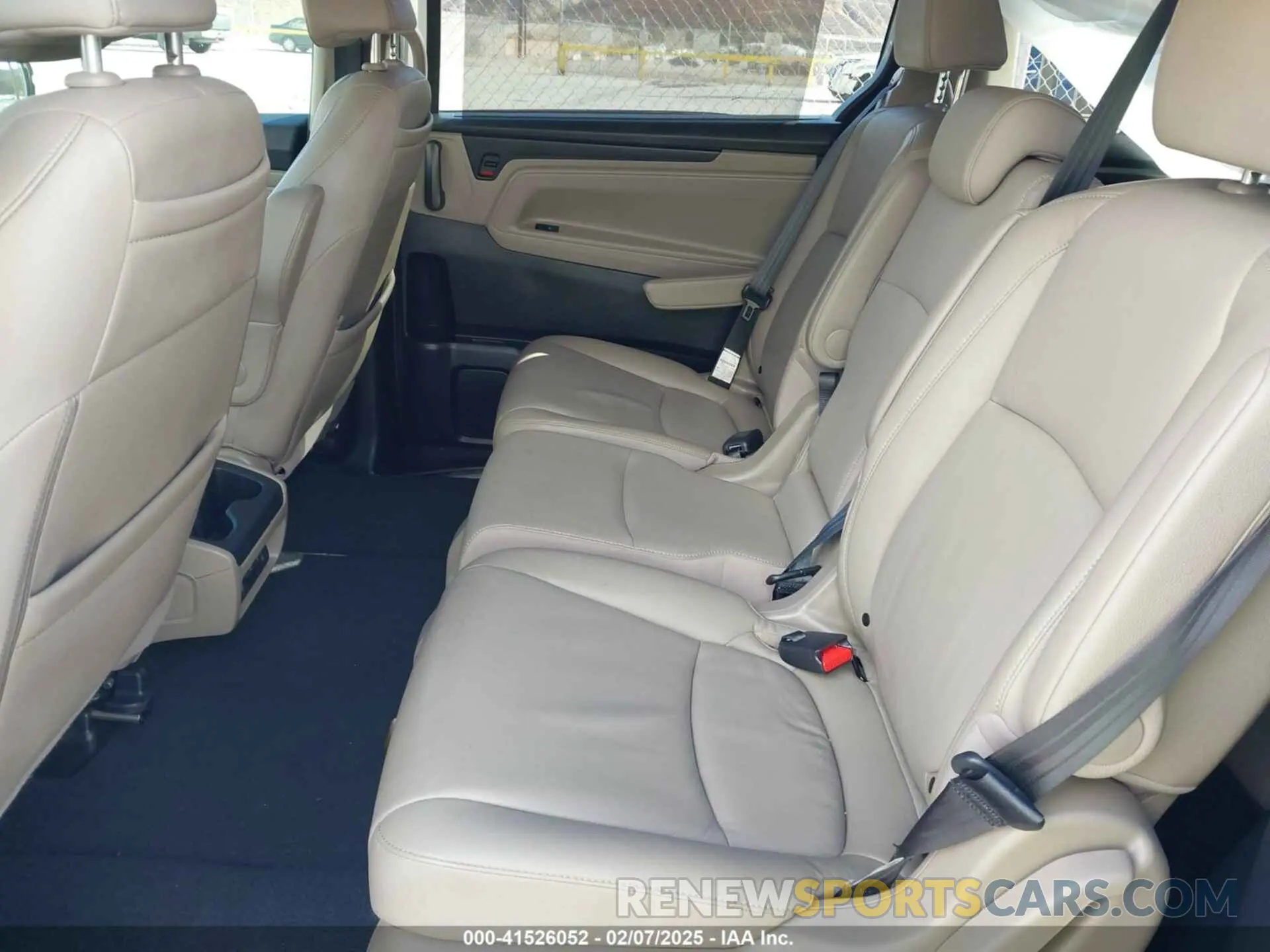 8 fotografías del automóvil dañado 5FNRL6H91KB105655 HONDA ODYSSEY 2019