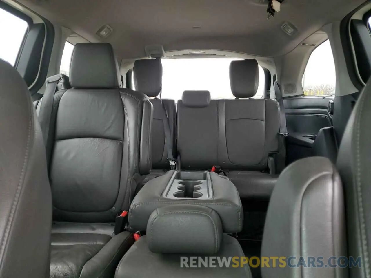 10 fotografías del automóvil dañado 5FNRL6H93KB069516 HONDA ODYSSEY 2019