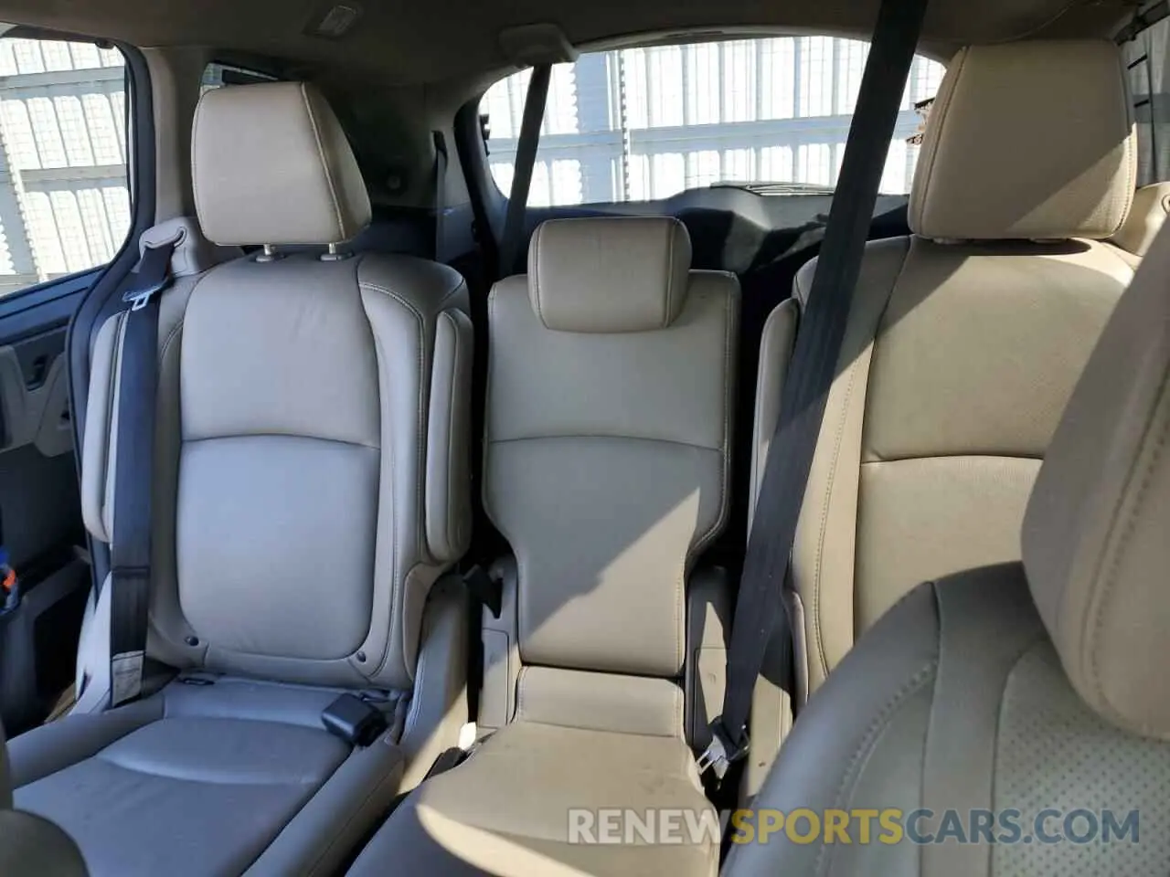 10 fotografías del automóvil dañado 5FNRL6H93KB072349 HONDA ODYSSEY 2019