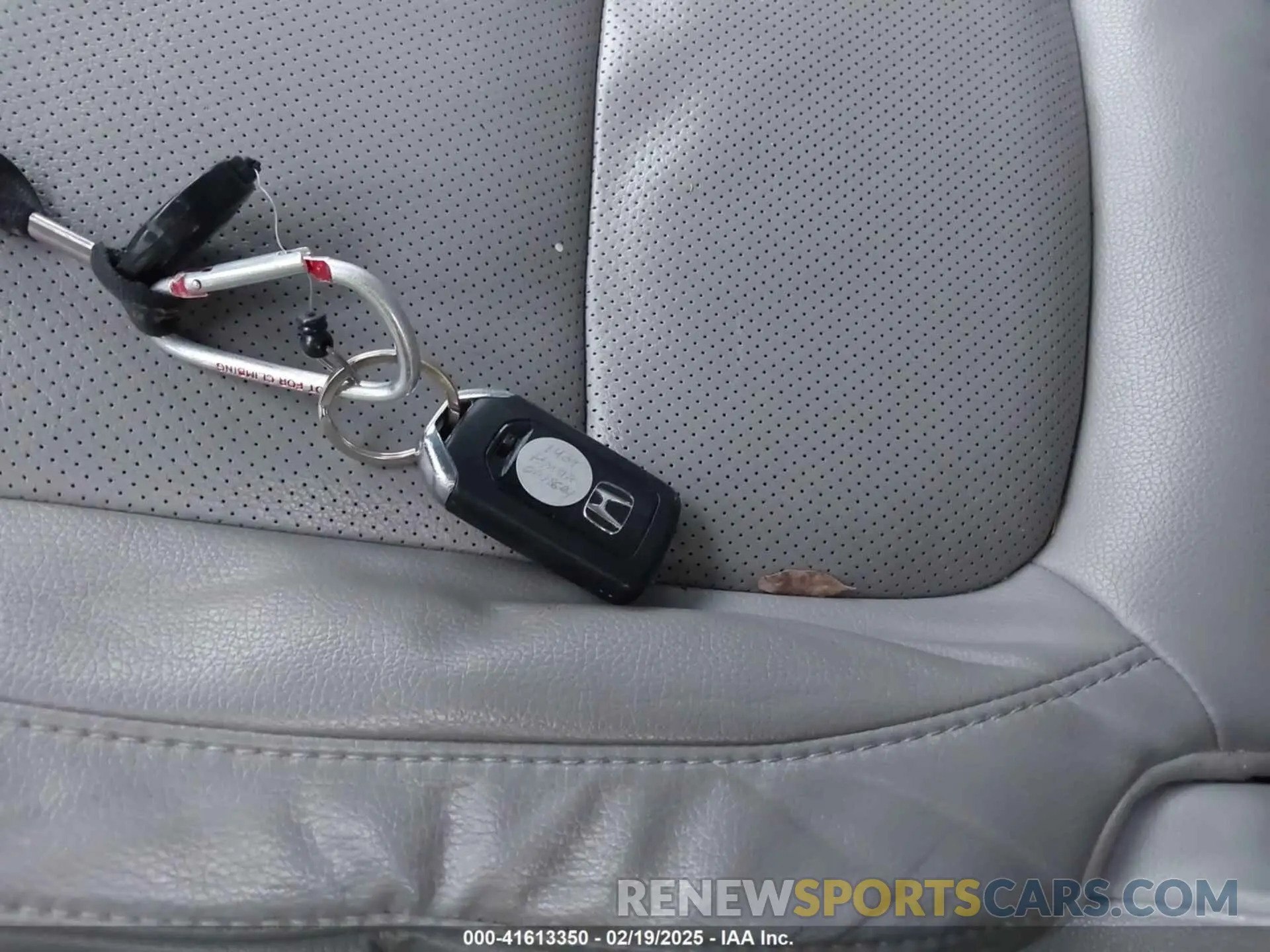 11 fotografías del automóvil dañado 5FNRL6H94KB109442 HONDA ODYSSEY 2019