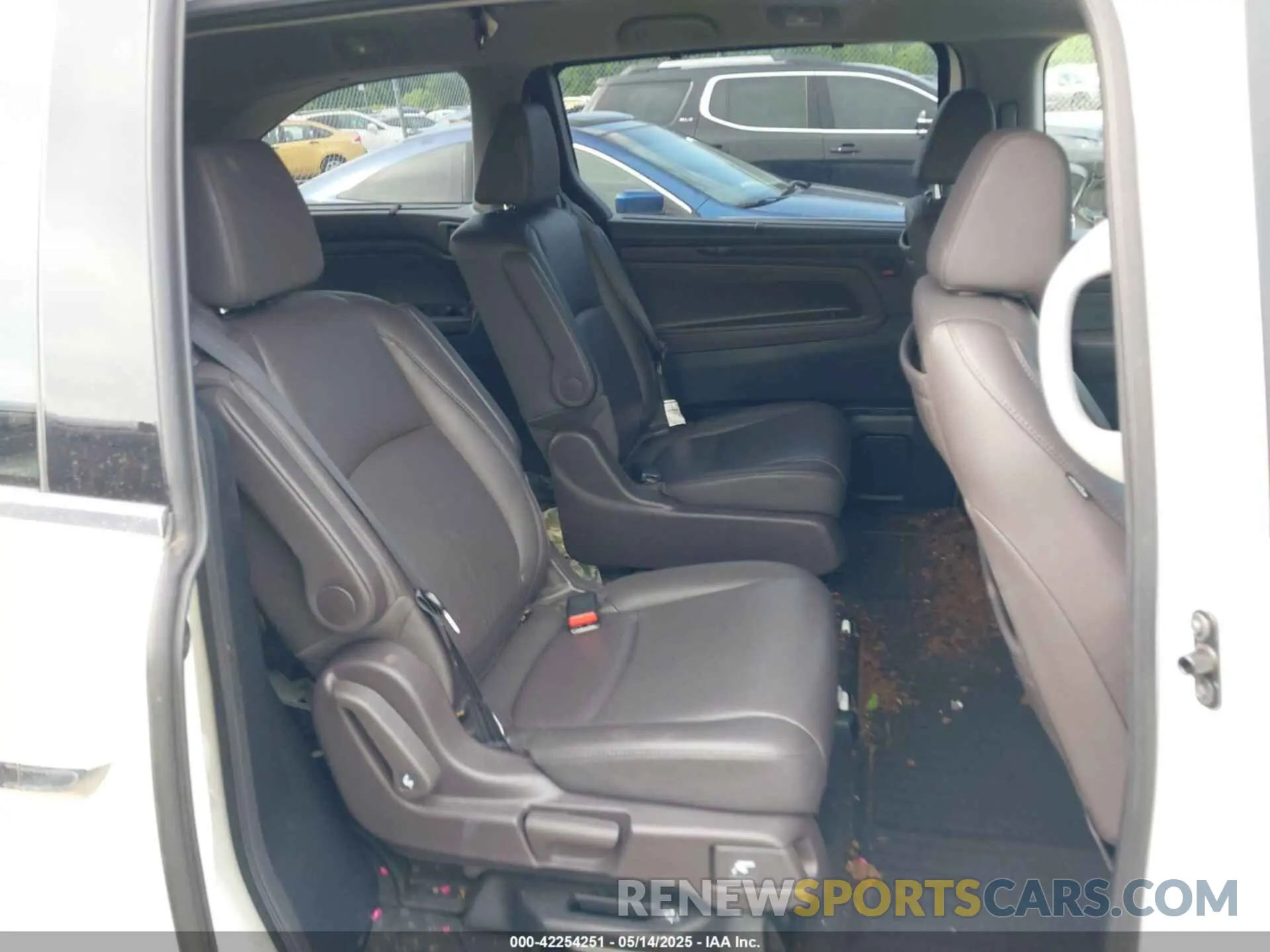 8 fotografías del automóvil dañado 5FNRL6H95KB047758 HONDA ODYSSEY 2019