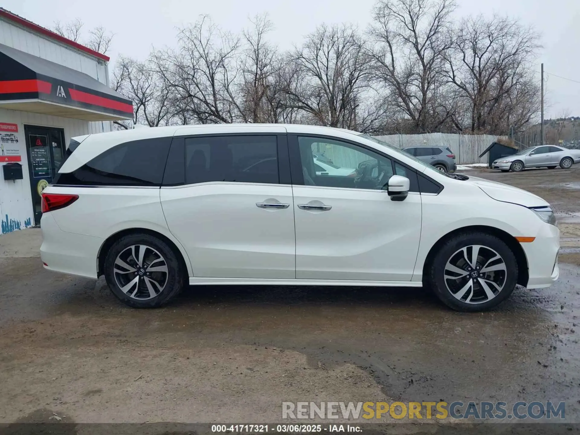 13 fotografías del automóvil dañado 5FNRL6H96KB060440 HONDA ODYSSEY 2019