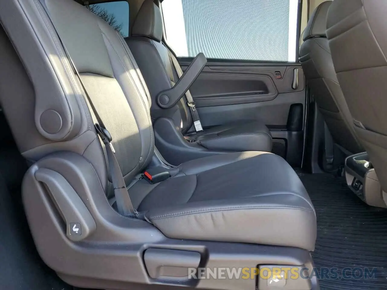 11 fotografías del automóvil dañado 5FNRL6H98KB004399 HONDA ODYSSEY 2019