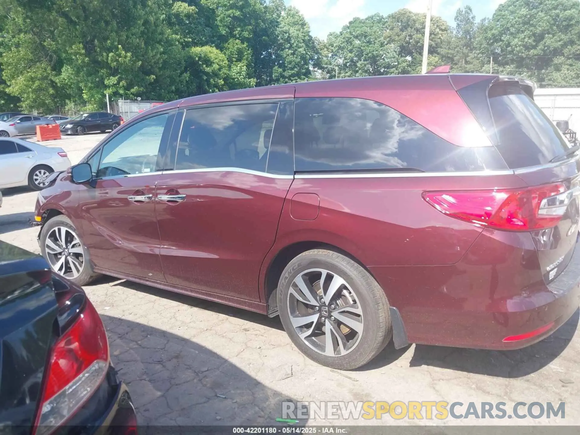 14 fotografías del automóvil dañado 5FNRL6H98KB027441 HONDA ODYSSEY 2019