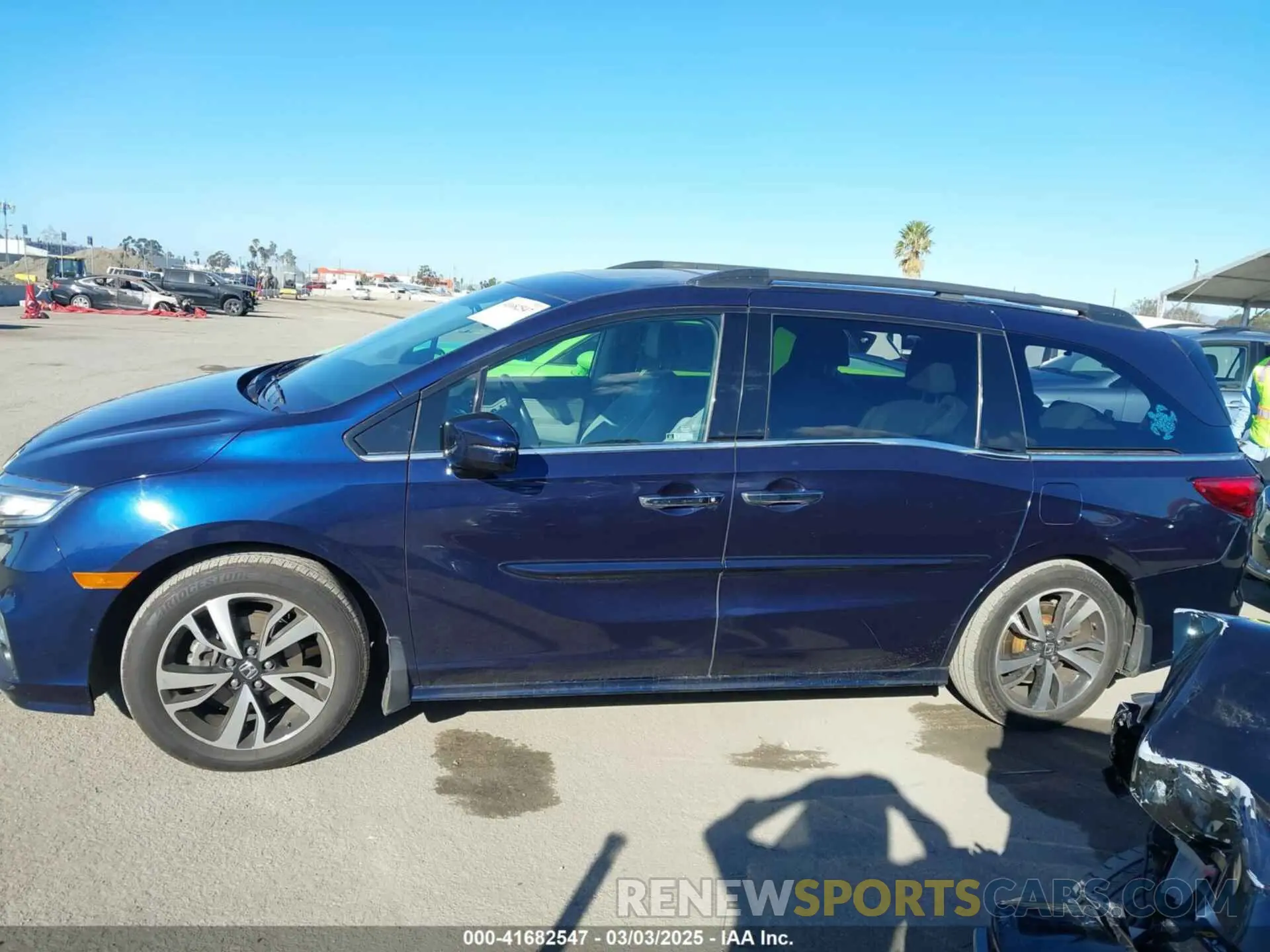 14 fotografías del automóvil dañado 5FNRL6H99KB051652 HONDA ODYSSEY 2019