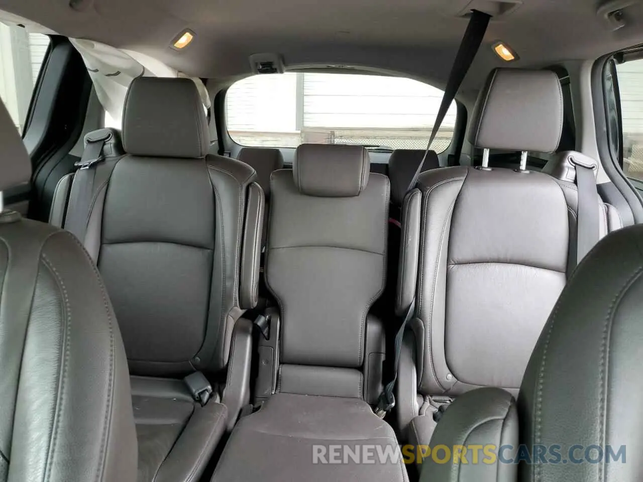 10 fotografías del automóvil dañado 5FNRL6H9XKB089956 HONDA ODYSSEY 2019
