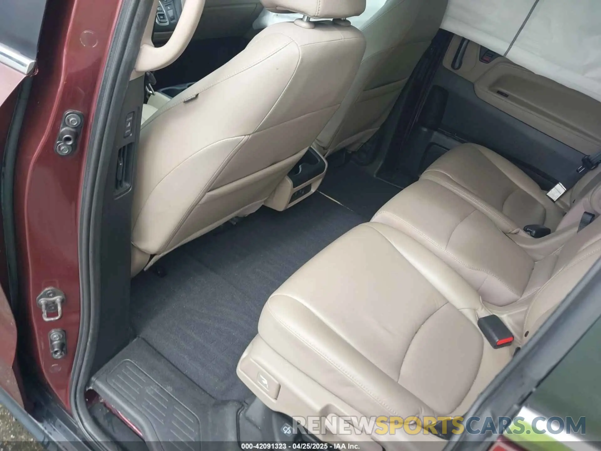 8 fotografías del automóvil dañado 5FNRL6H74LB041613 HONDA ODYSSEY 2020