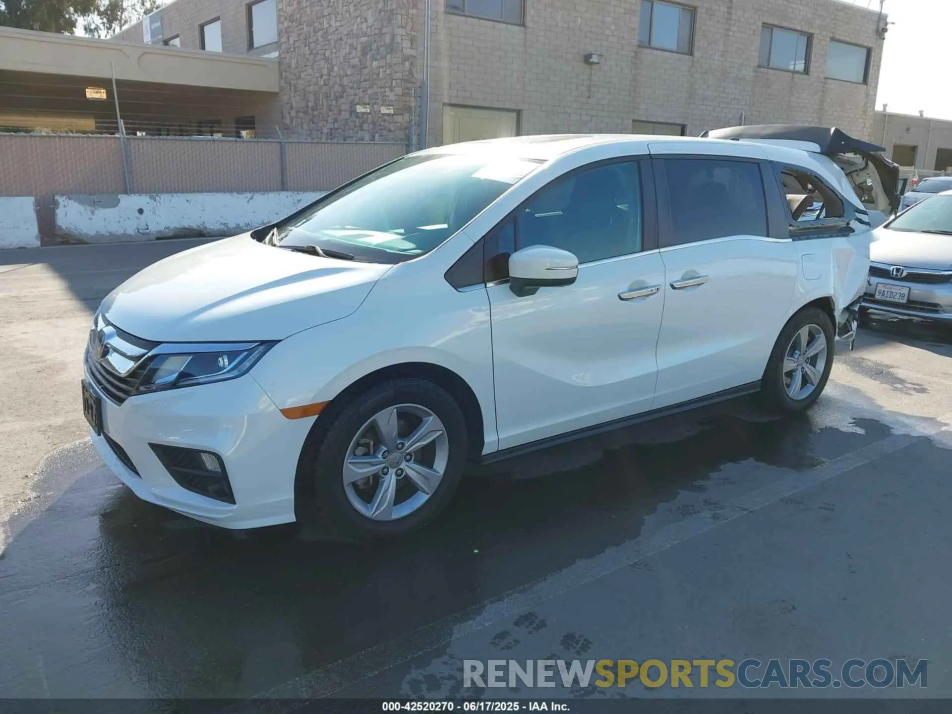 2 fotografías del automóvil dañado 5FNRL6H75LB051843 HONDA ODYSSEY 2020