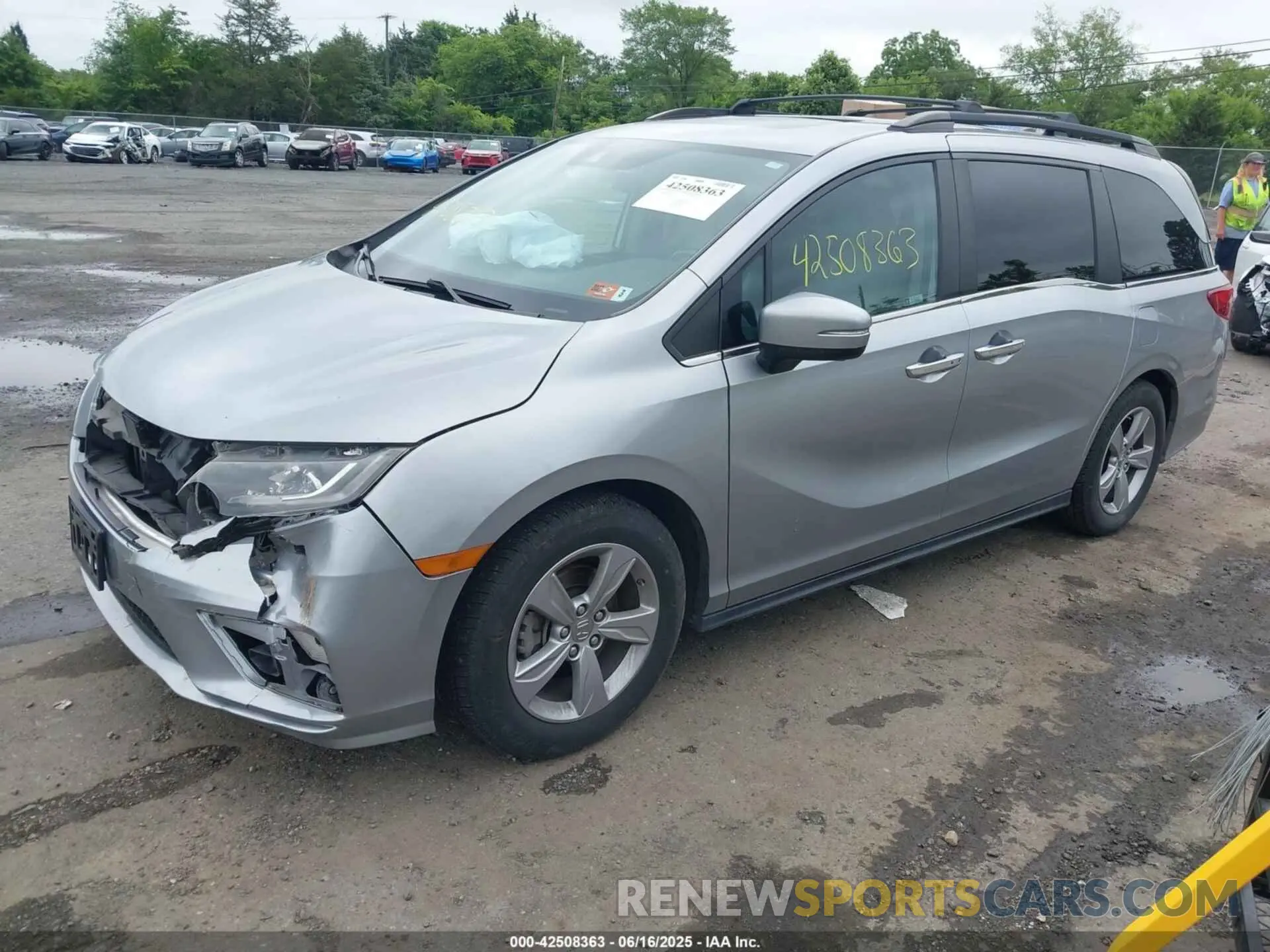 2 fotografías del automóvil dañado 5FNRL6H76LB073396 HONDA ODYSSEY 2020