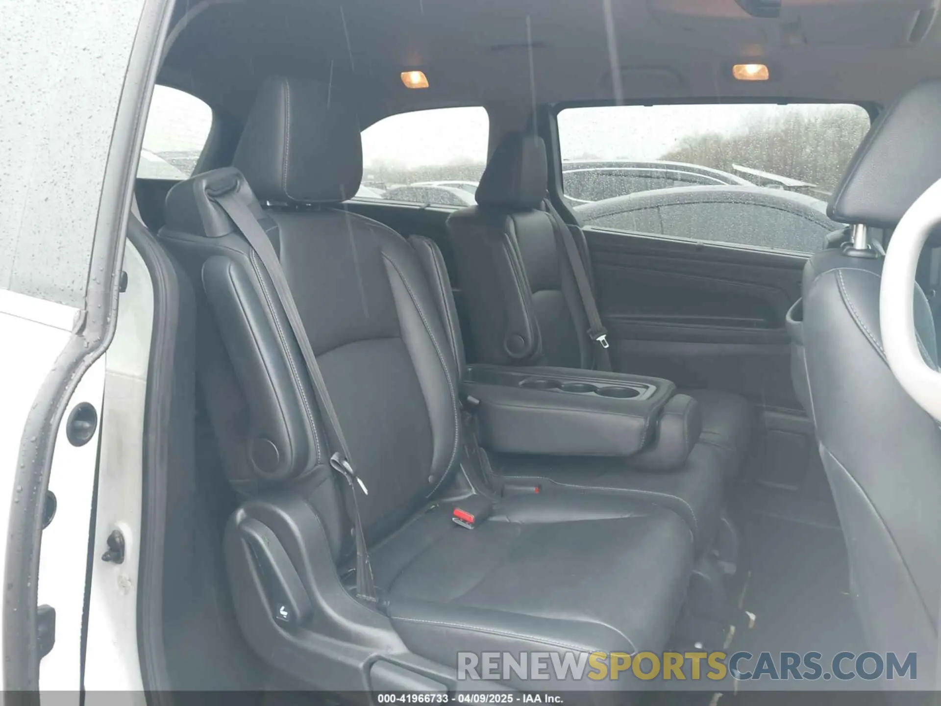 8 fotografías del automóvil dañado 5FNRL6H80MB008330 HONDA ODYSSEY 2021