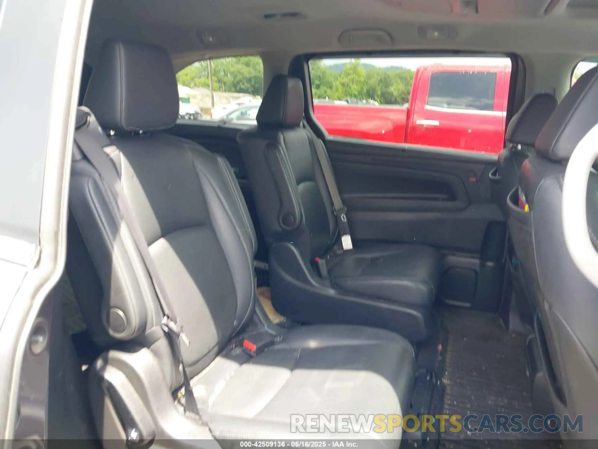 8 fotografías del automóvil dañado 5FNRL6H86MB013953 HONDA ODYSSEY 2021