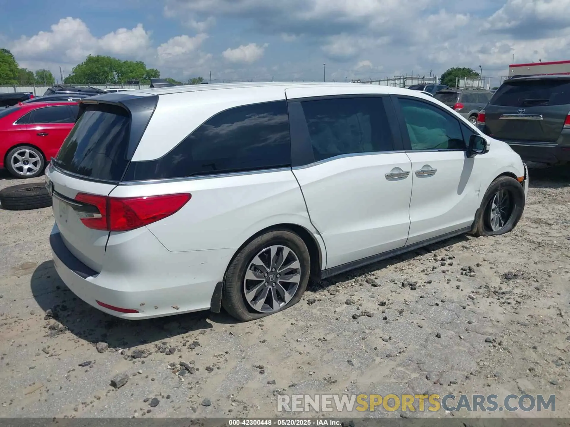 4 fotografías del automóvil dañado 5FNRL6H74NB041968 HONDA ODYSSEY 2022