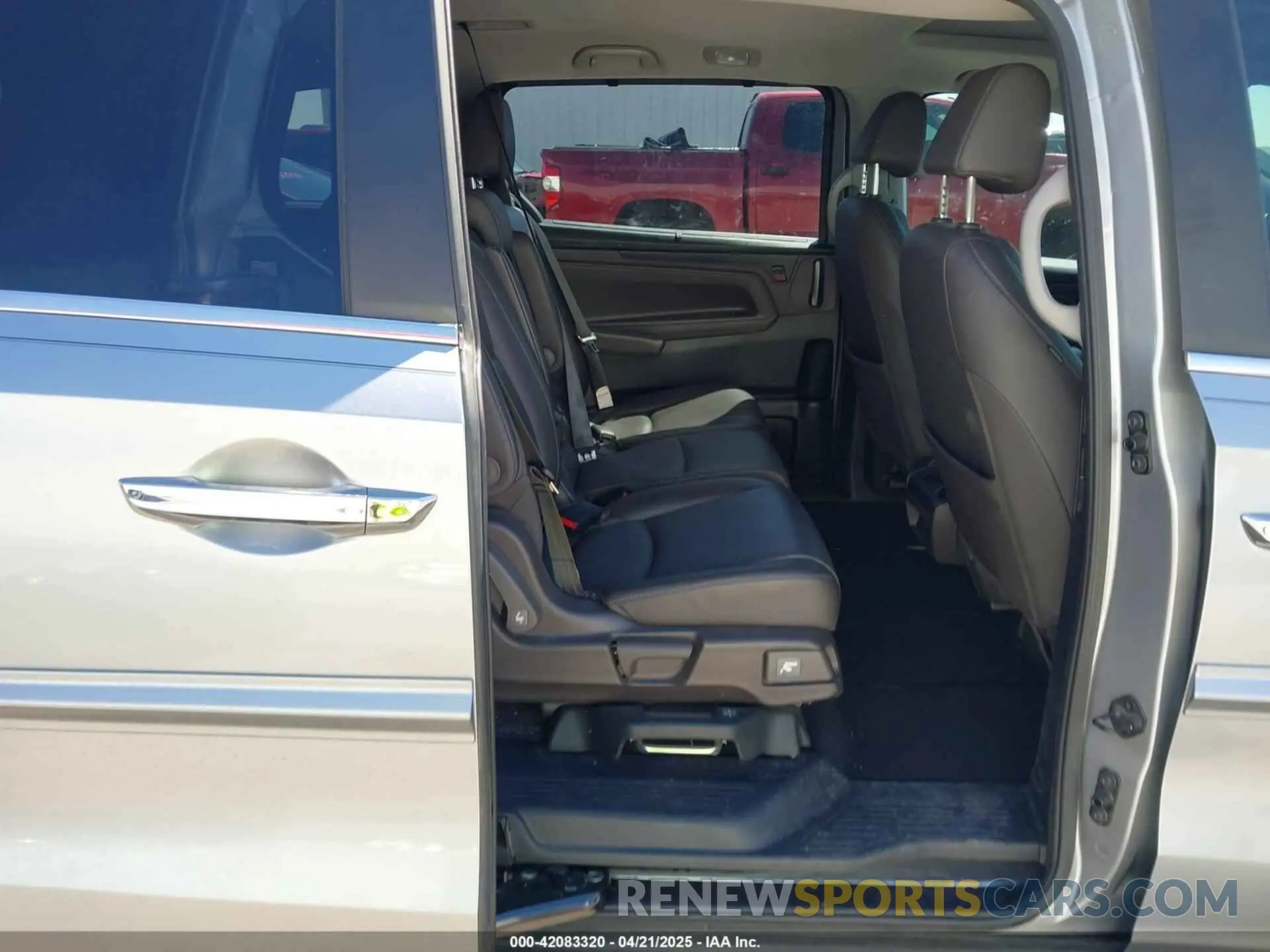 8 fotografías del automóvil dañado 5FNRL6H77NB060367 HONDA ODYSSEY 2022