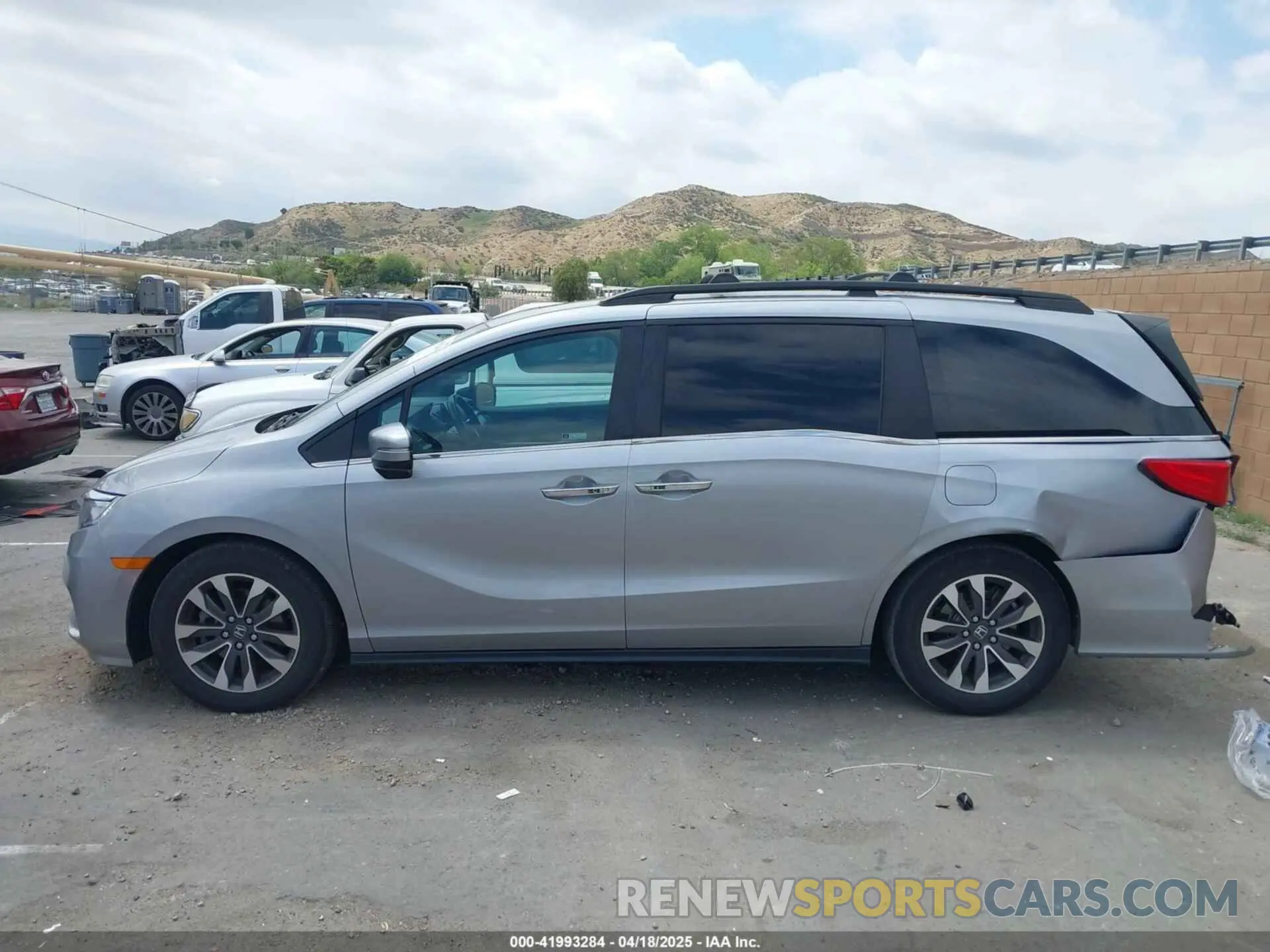 15 fotografías del automóvil dañado 5FNRL6H64PB061373 HONDA ODYSSEY 2023