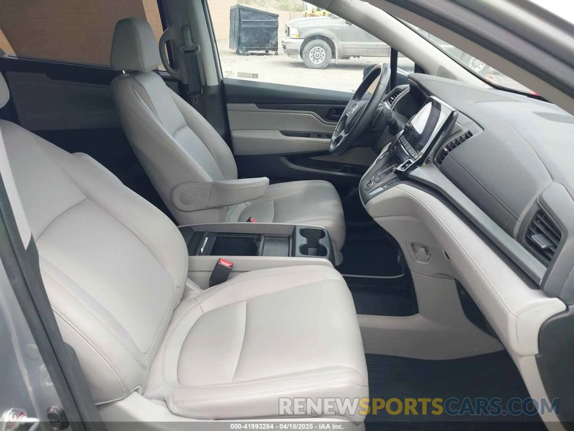 5 fotografías del automóvil dañado 5FNRL6H64PB061373 HONDA ODYSSEY 2023