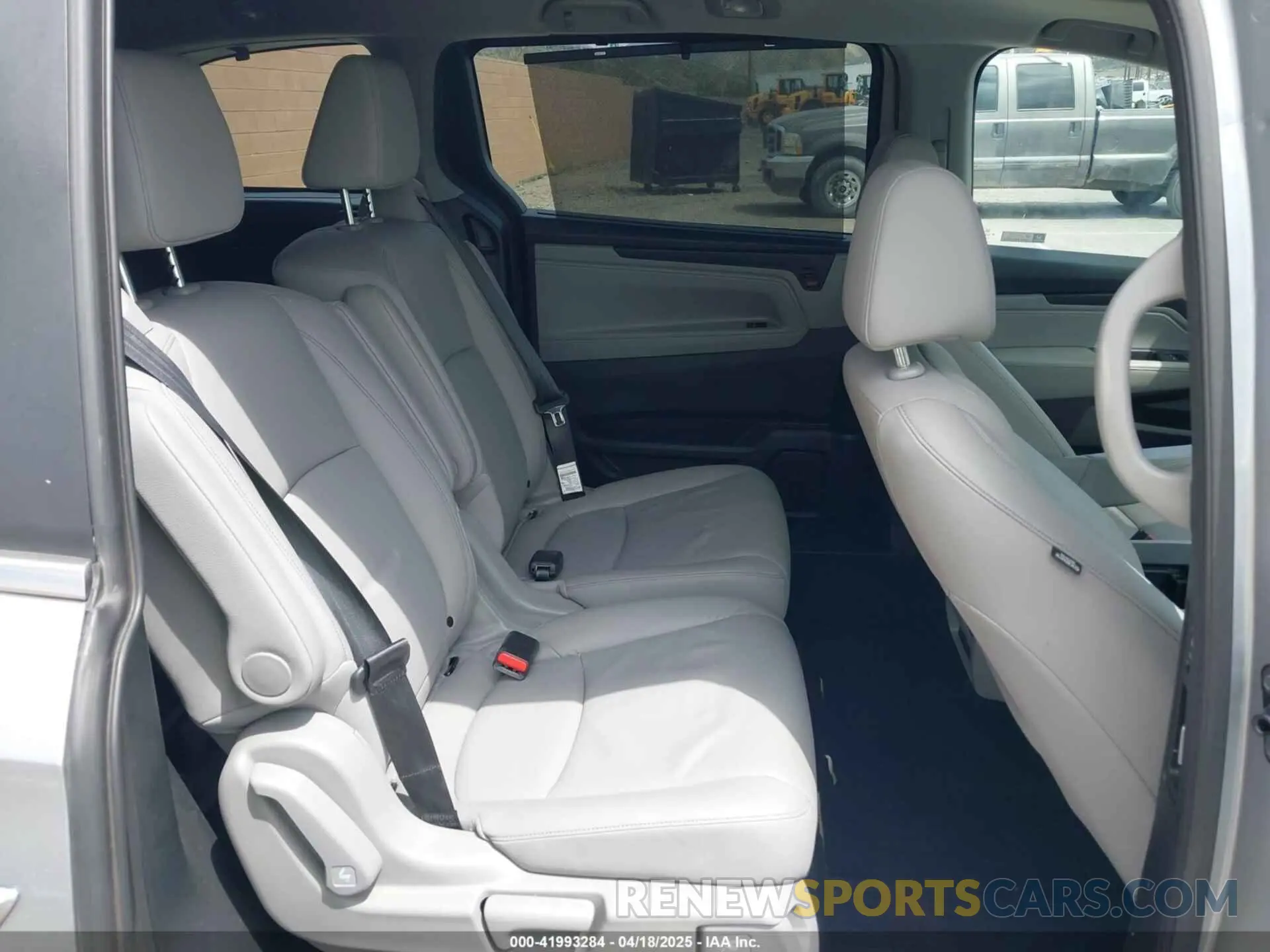 8 fotografías del automóvil dañado 5FNRL6H64PB061373 HONDA ODYSSEY 2023
