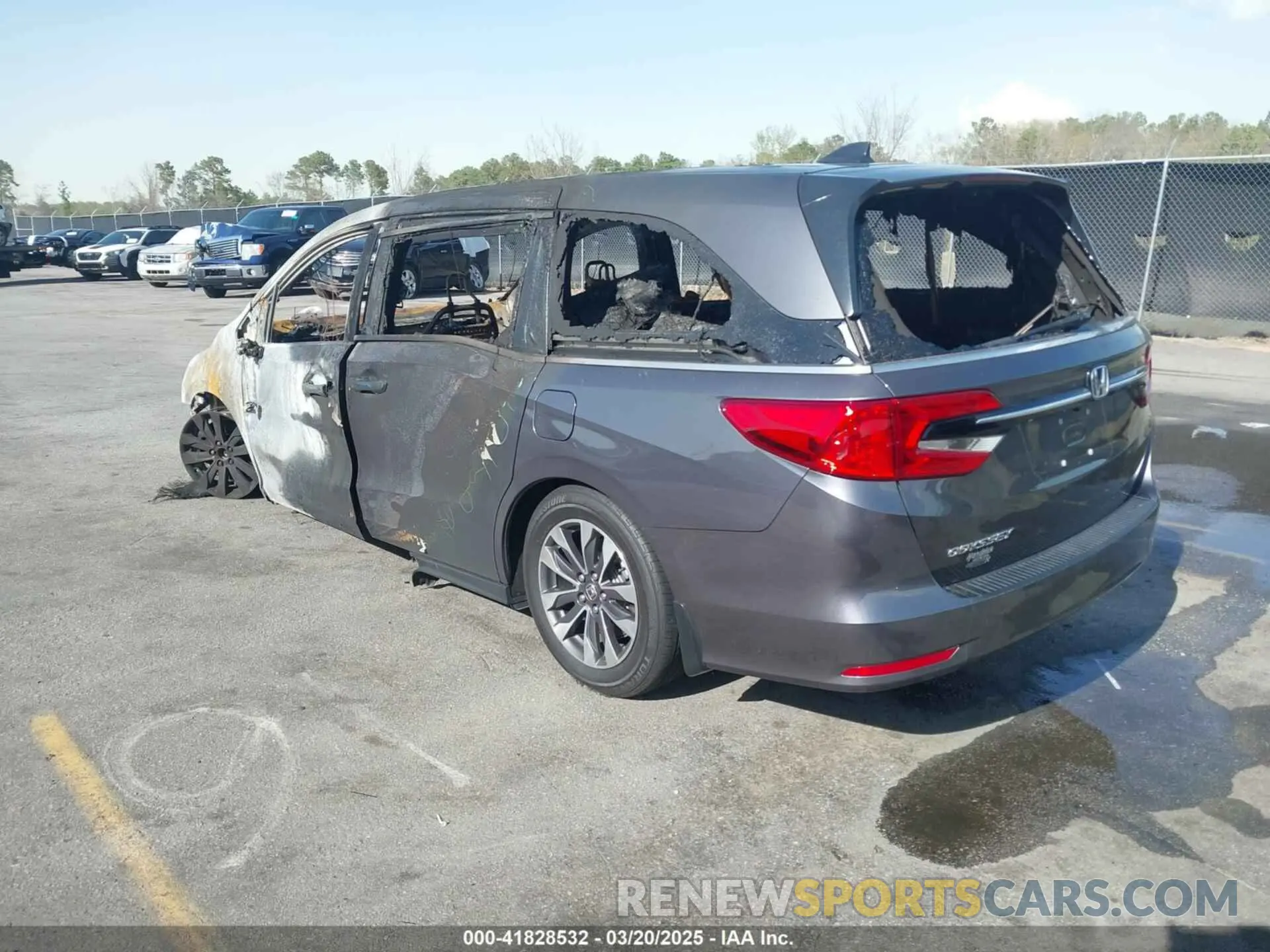 3 fotografías del automóvil dañado 5FNRL6H68PB059755 HONDA ODYSSEY 2023