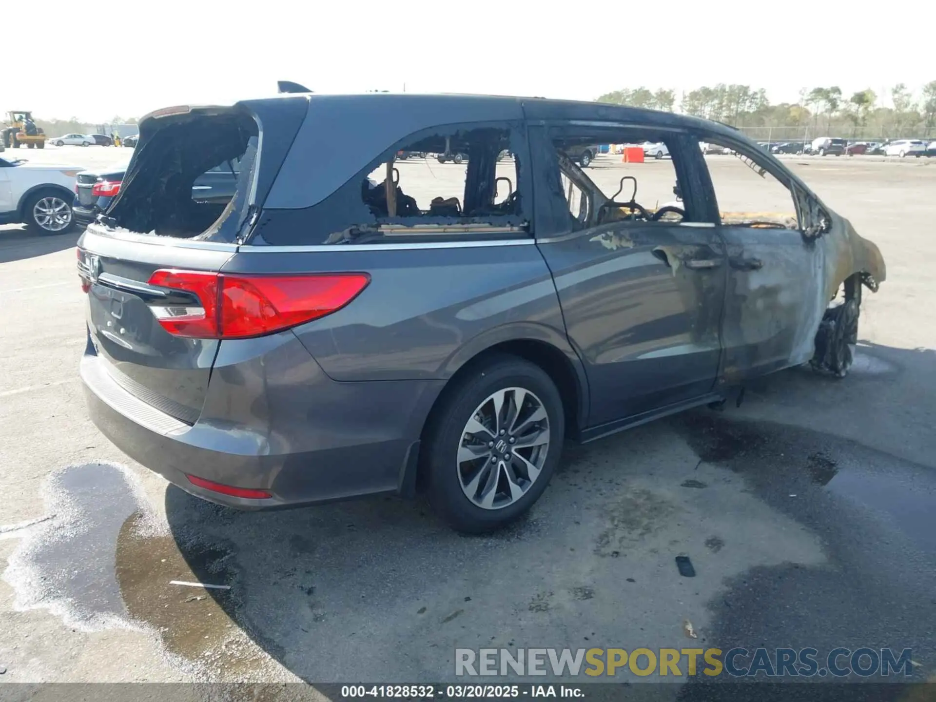 4 fotografías del automóvil dañado 5FNRL6H68PB059755 HONDA ODYSSEY 2023
