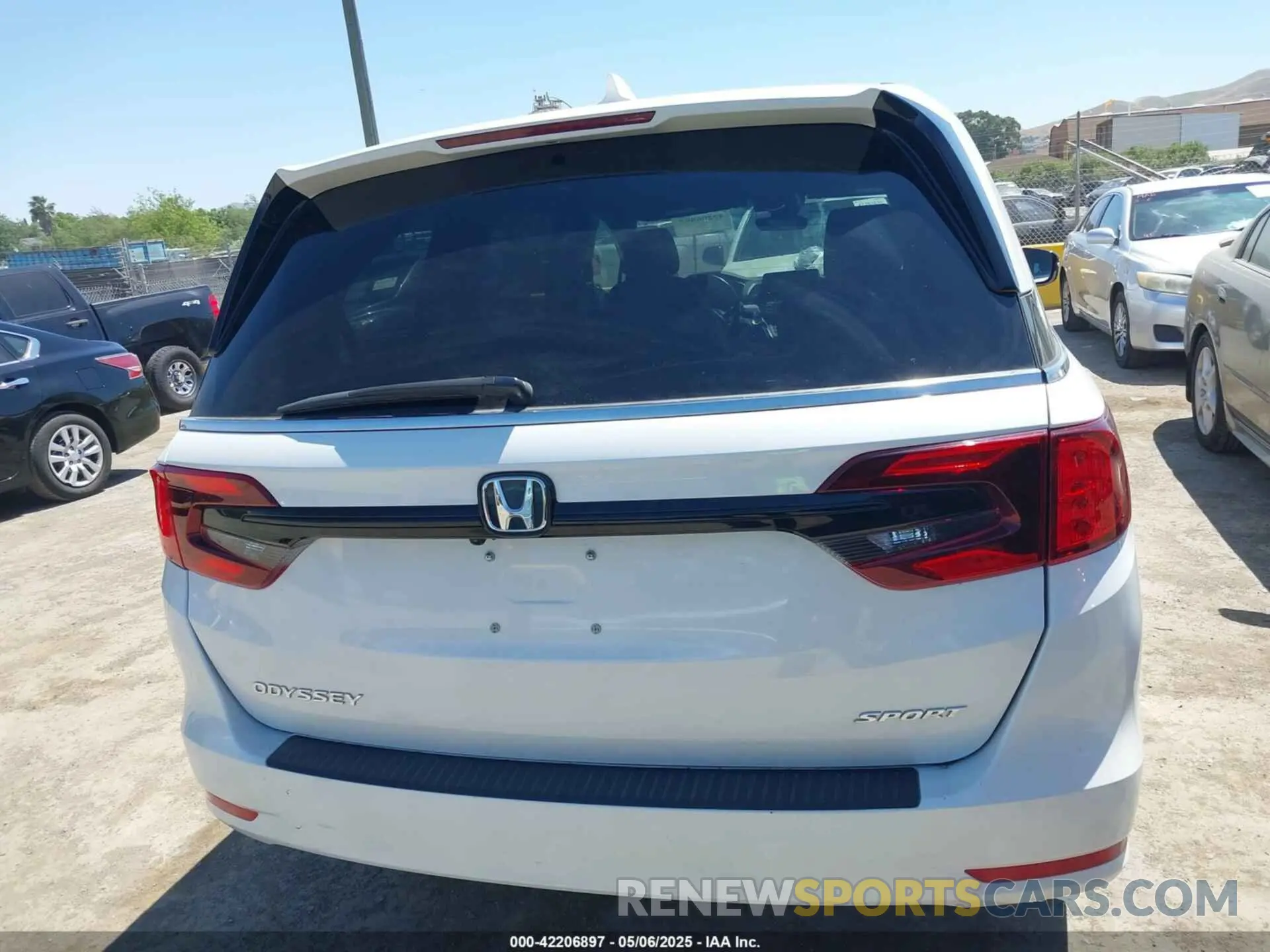 16 fotografías del automóvil dañado 5FNRL6H74PB070034 HONDA ODYSSEY 2023