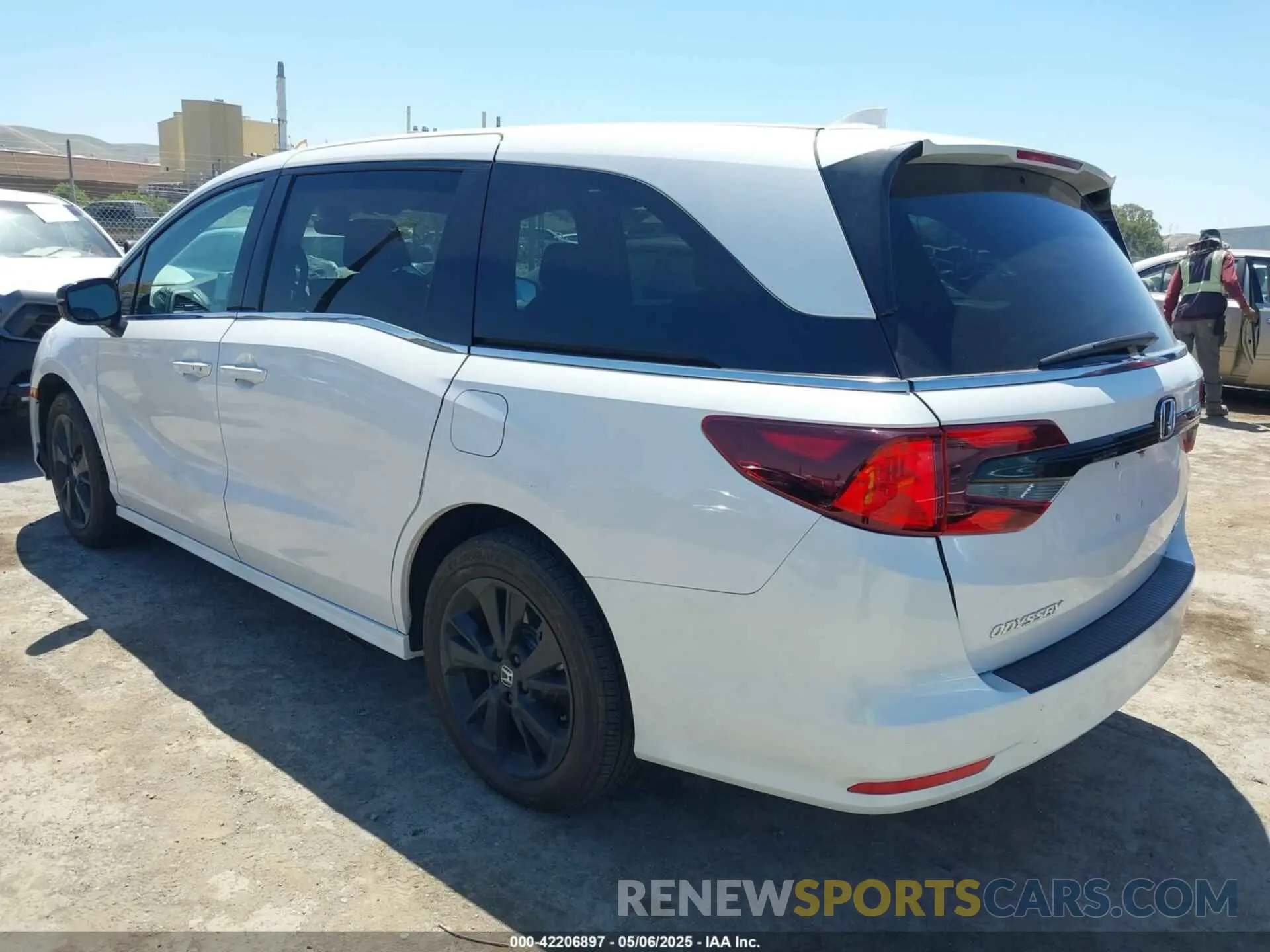3 fotografías del automóvil dañado 5FNRL6H74PB070034 HONDA ODYSSEY 2023