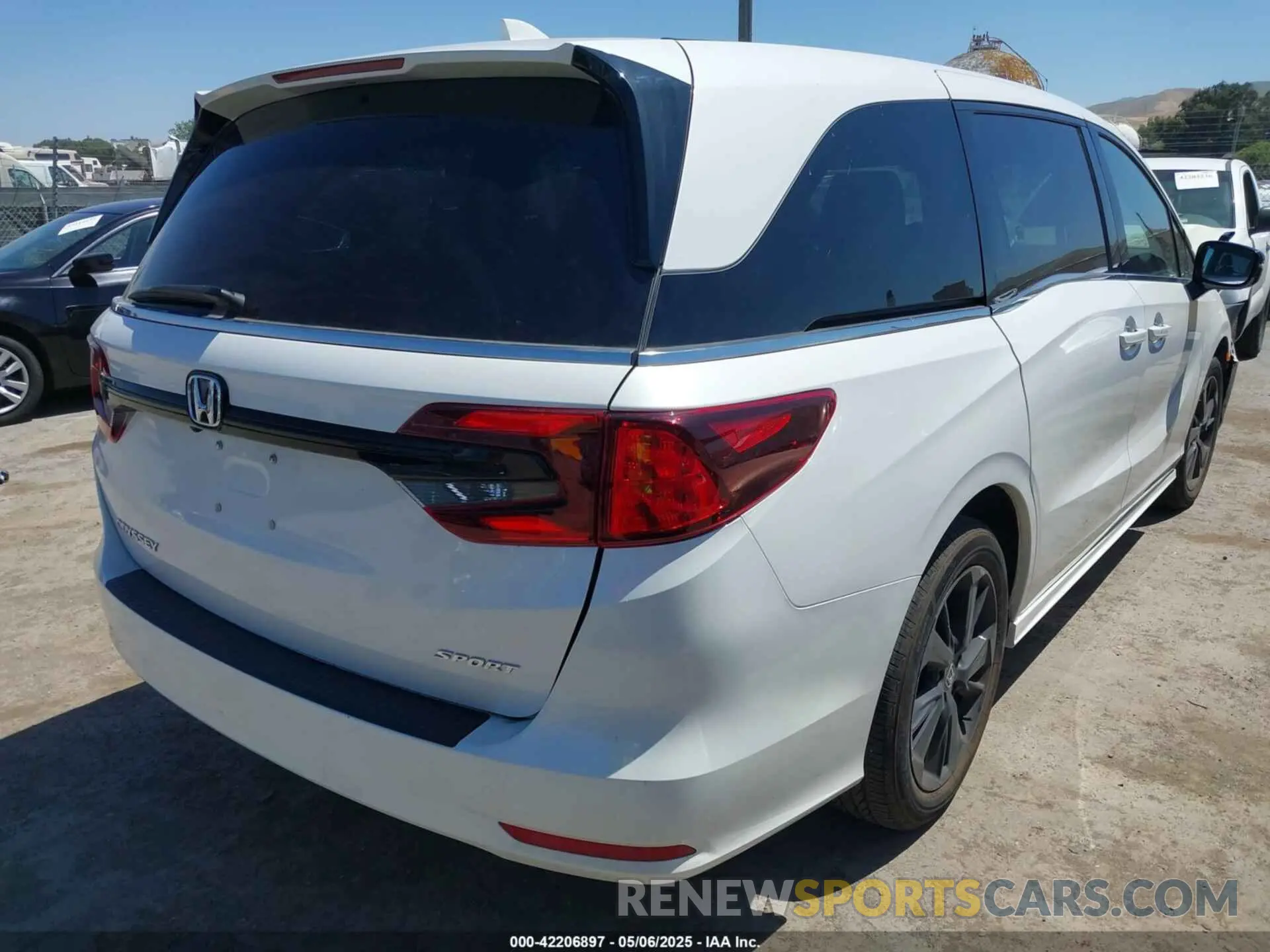 4 fotografías del automóvil dañado 5FNRL6H74PB070034 HONDA ODYSSEY 2023