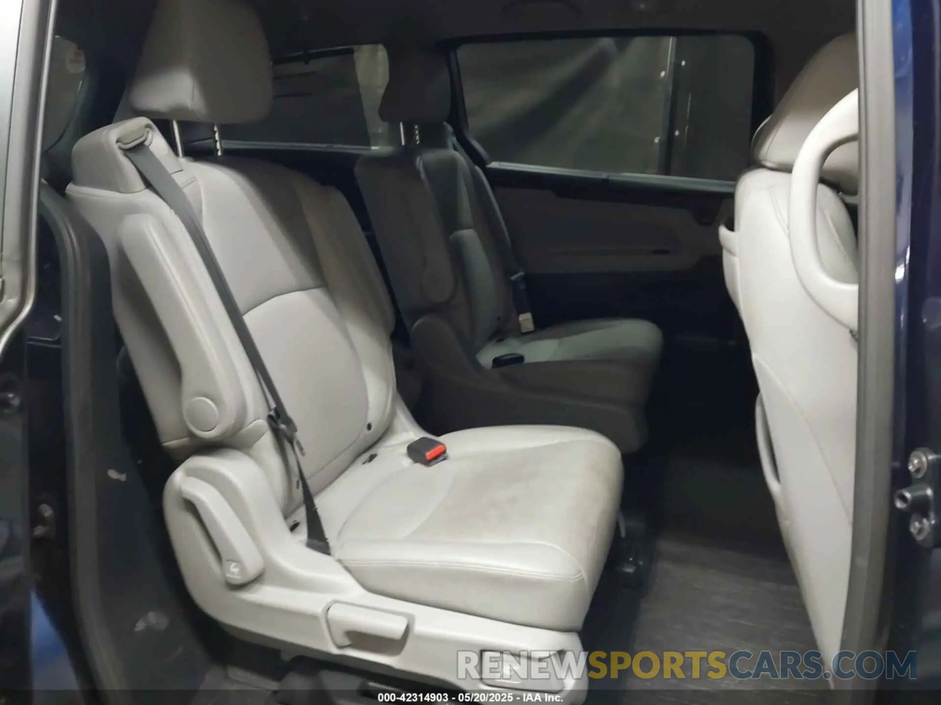 8 fotografías del automóvil dañado 5FNRL6H80PB037525 HONDA ODYSSEY 2023