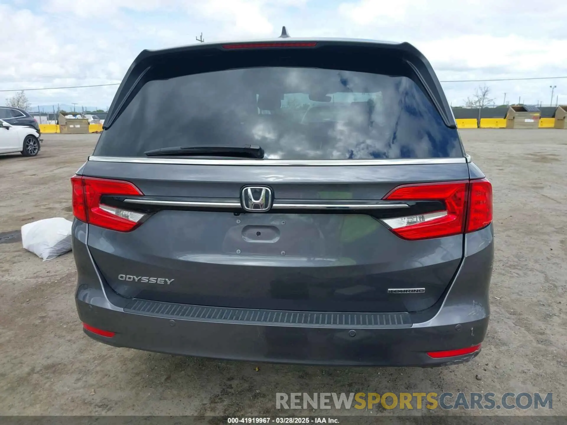 16 fotografías del automóvil dañado 5FNRL6H81PB047495 HONDA ODYSSEY 2023