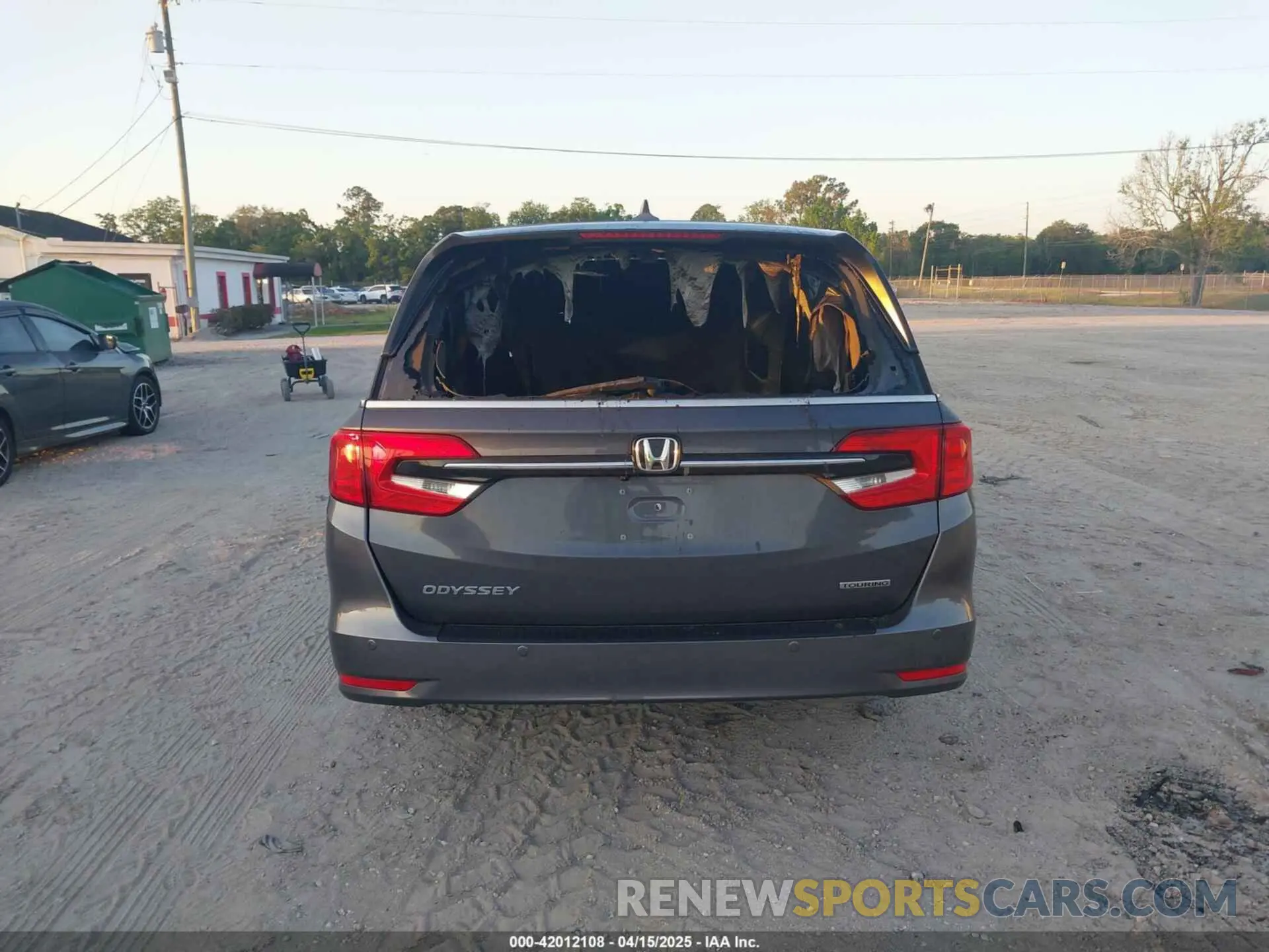 15 fotografías del automóvil dañado 5FNRL6H84PB053582 HONDA ODYSSEY 2023