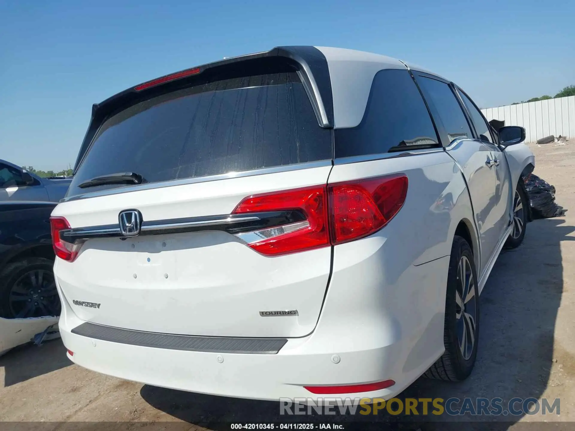 4 fotografías del automóvil dañado 5FNRL6H87PB055603 HONDA ODYSSEY 2023