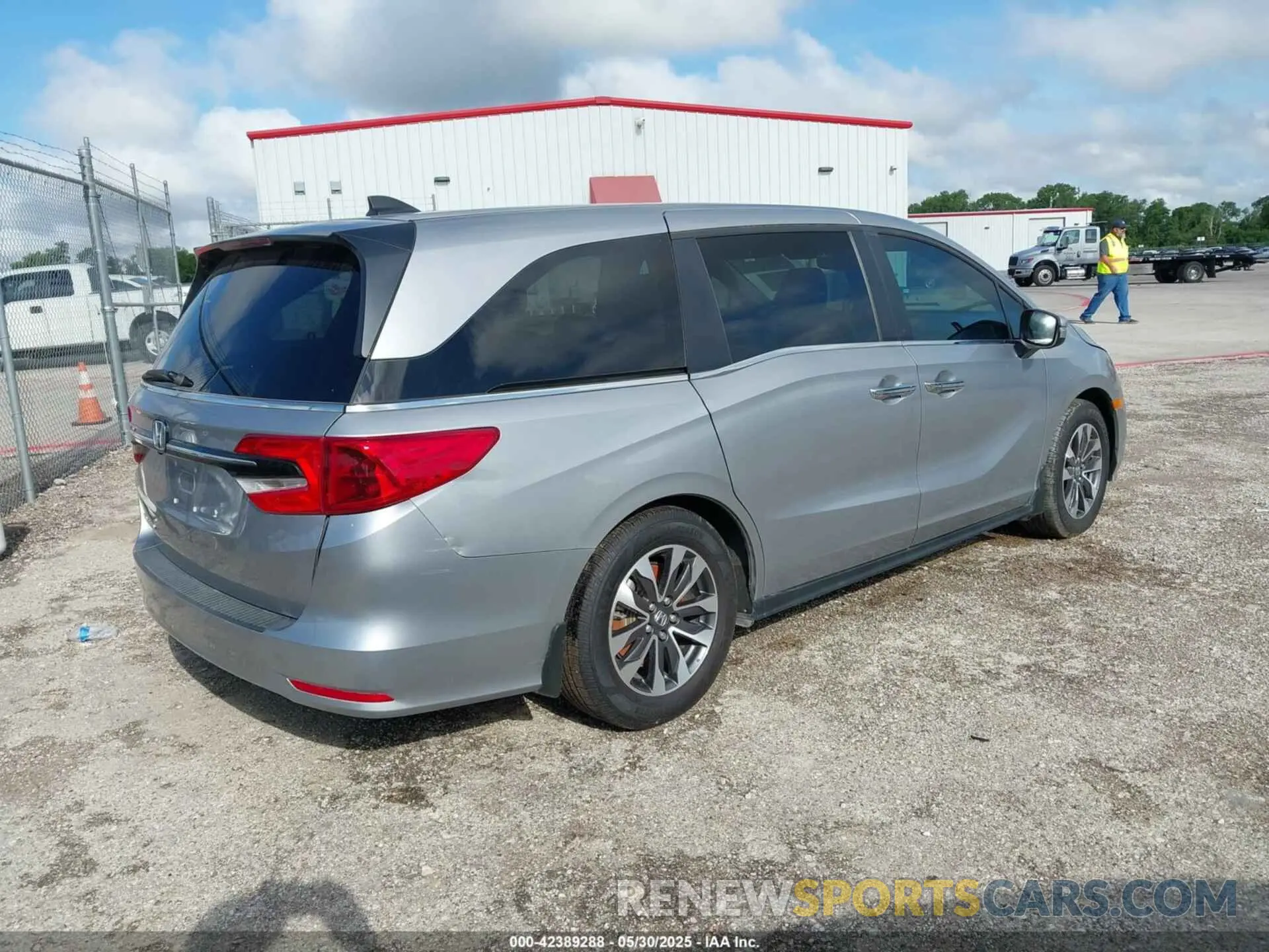 4 fotografías del automóvil dañado 5FNRL6H64RB012970 HONDA ODYSSEY 2024