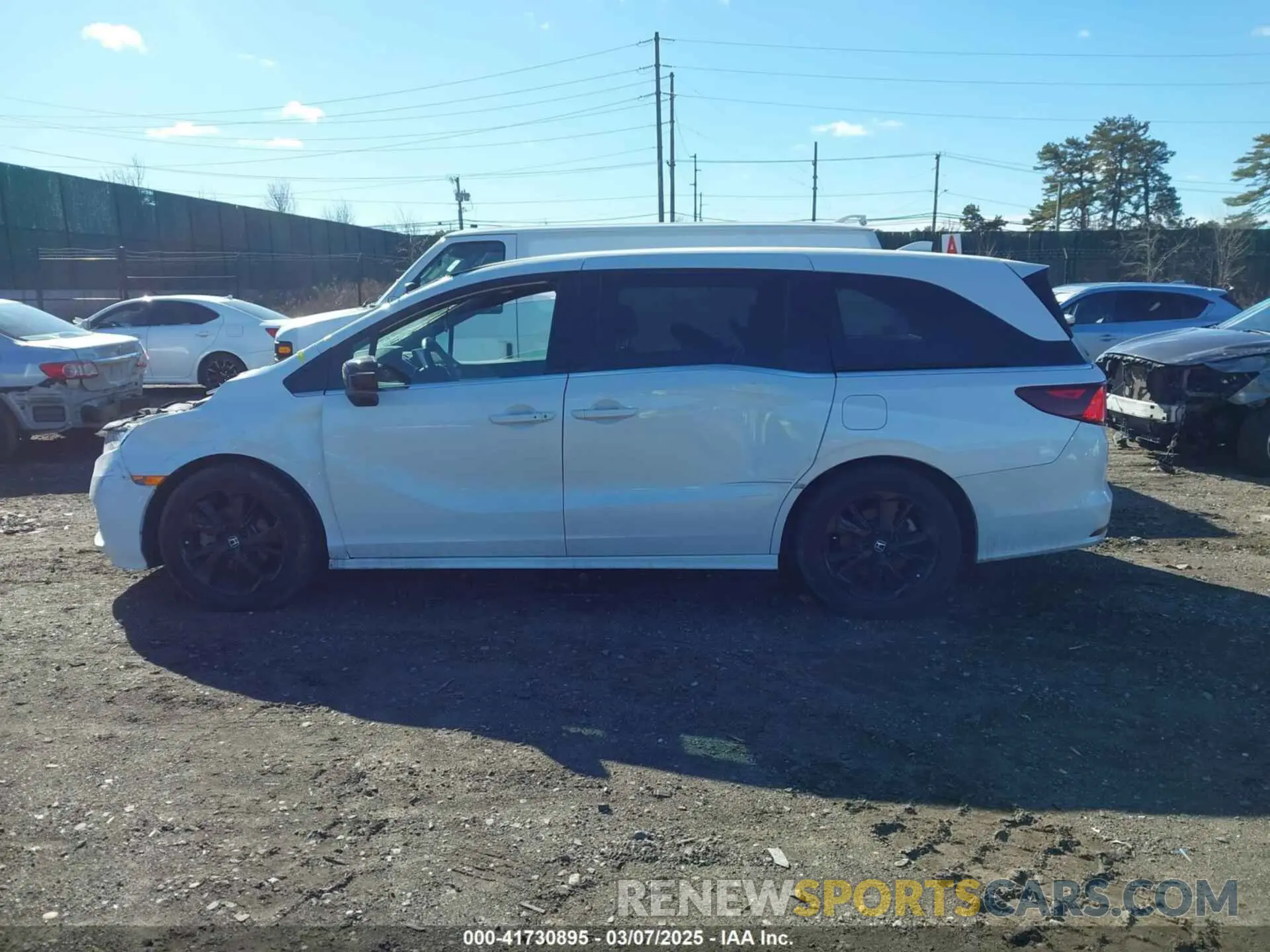 14 fotografías del automóvil dañado 5FNRL6H78RB005741 HONDA ODYSSEY 2024
