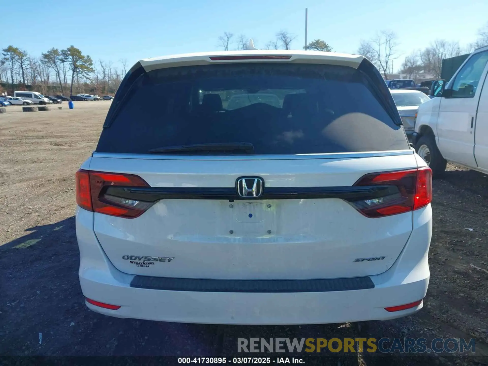 16 fotografías del automóvil dañado 5FNRL6H78RB005741 HONDA ODYSSEY 2024