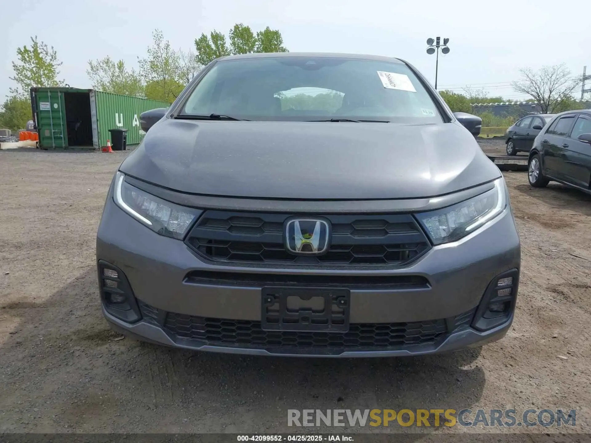12 fotografías del automóvil dañado 5FNRL6H68SB025274 HONDA ODYSSEY 2025