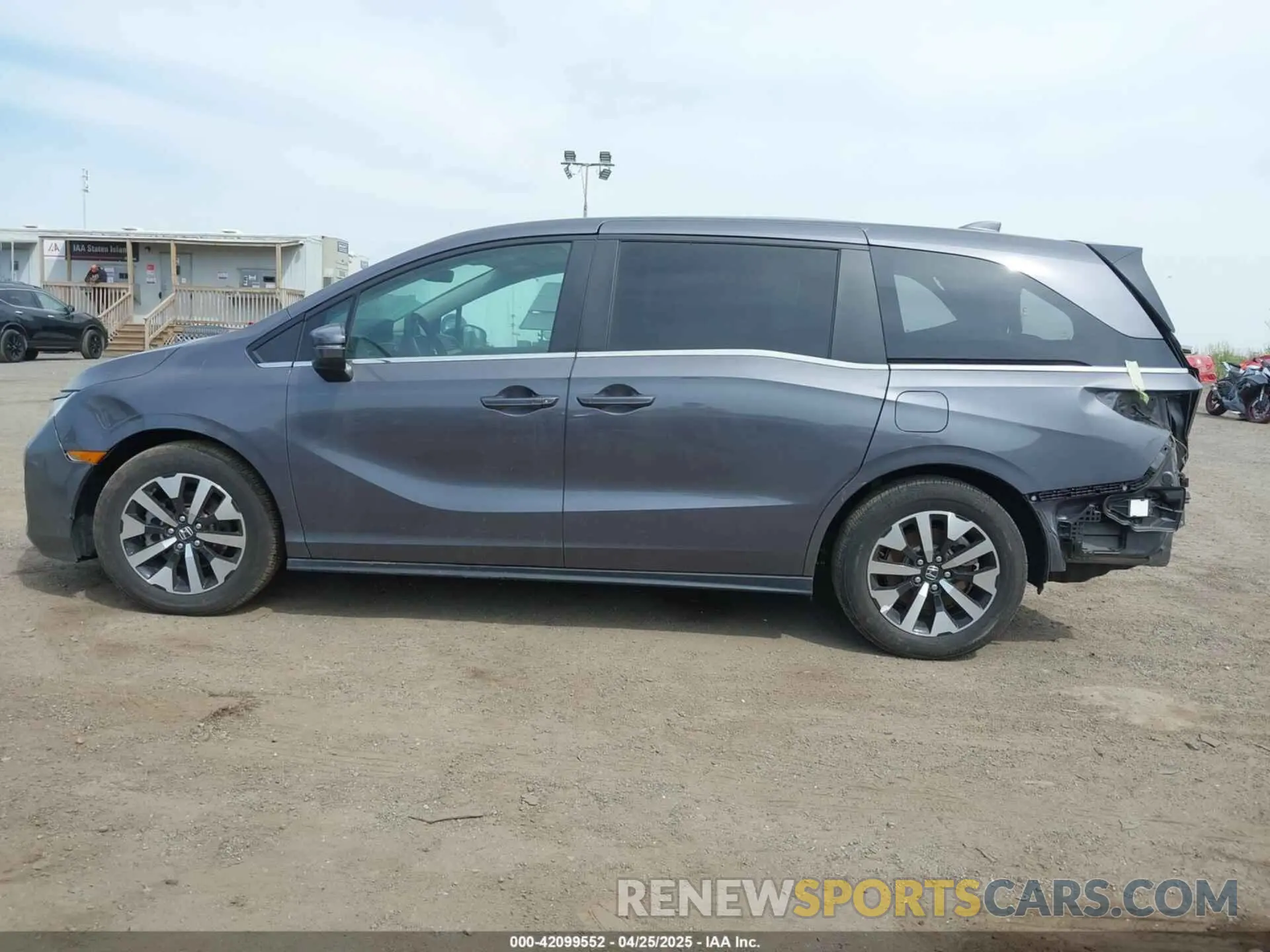 14 fotografías del automóvil dañado 5FNRL6H68SB025274 HONDA ODYSSEY 2025
