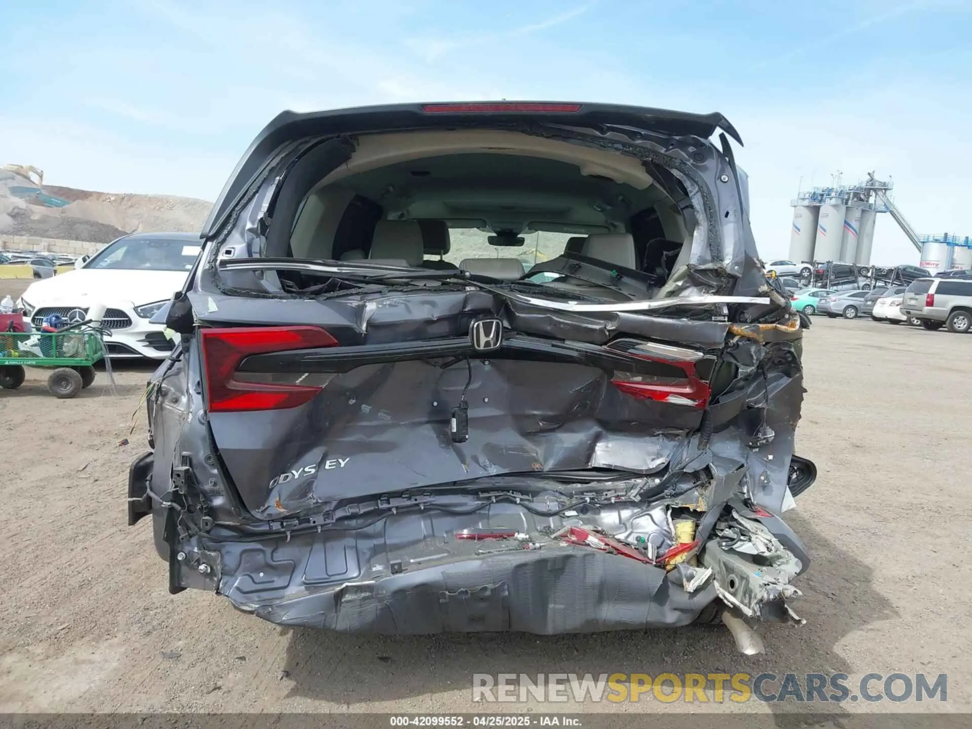 16 fotografías del automóvil dañado 5FNRL6H68SB025274 HONDA ODYSSEY 2025