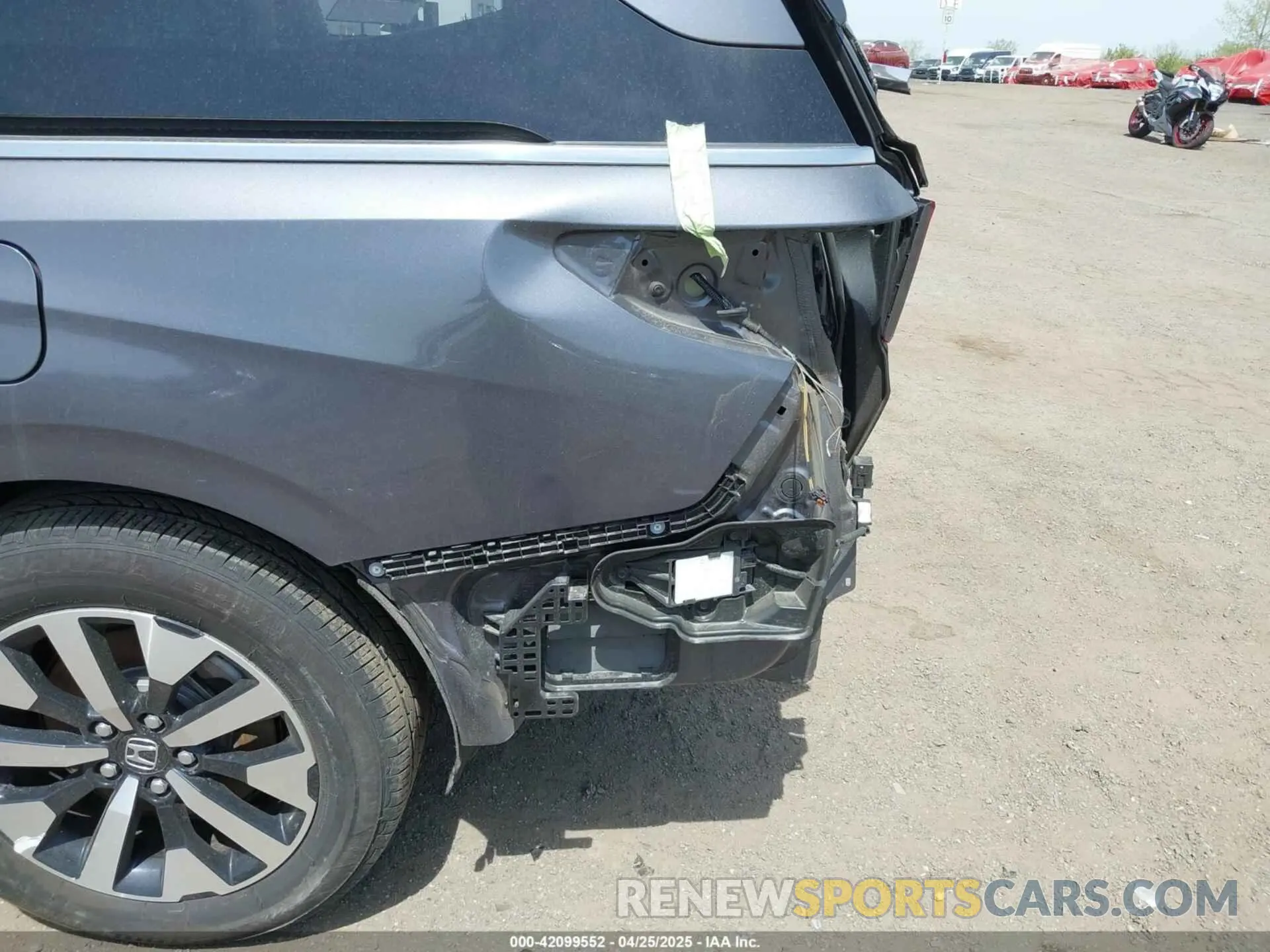 18 fotografías del automóvil dañado 5FNRL6H68SB025274 HONDA ODYSSEY 2025