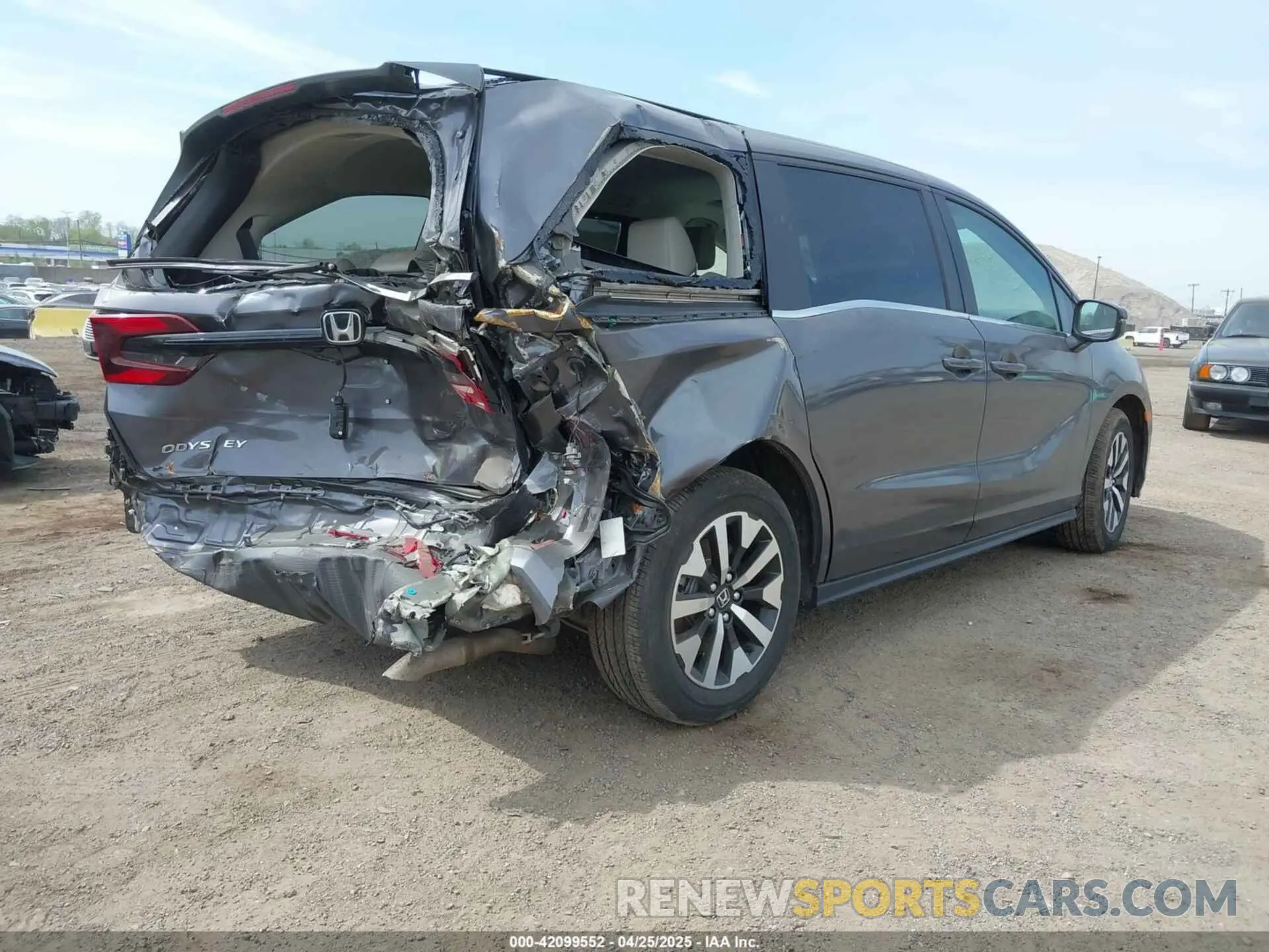 4 fotografías del automóvil dañado 5FNRL6H68SB025274 HONDA ODYSSEY 2025