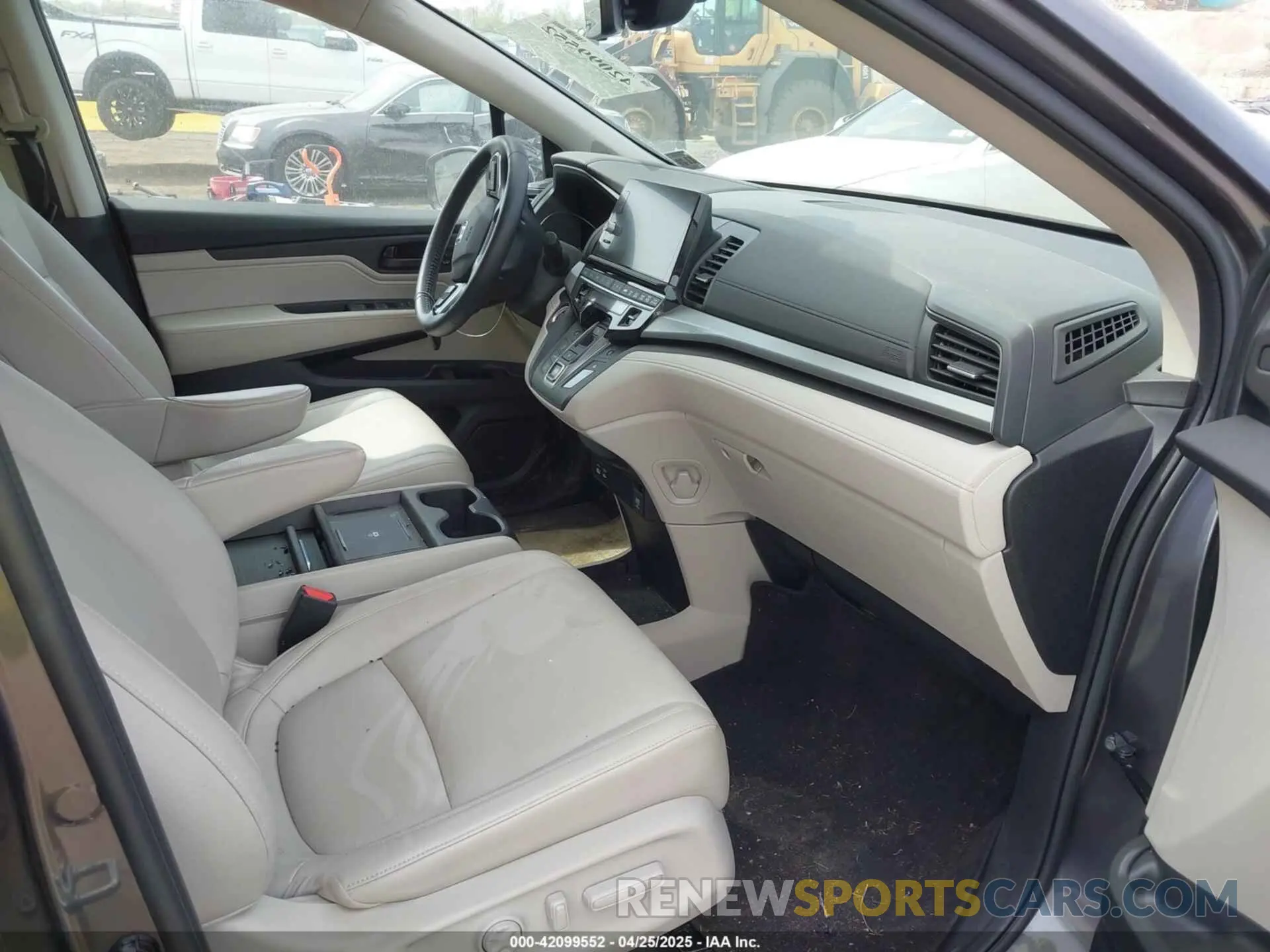 5 fotografías del automóvil dañado 5FNRL6H68SB025274 HONDA ODYSSEY 2025