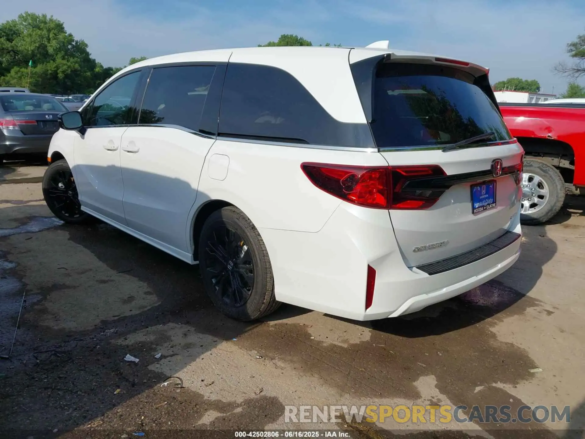 3 fotografías del automóvil dañado 5FNRL6H73SB040452 HONDA ODYSSEY 2025