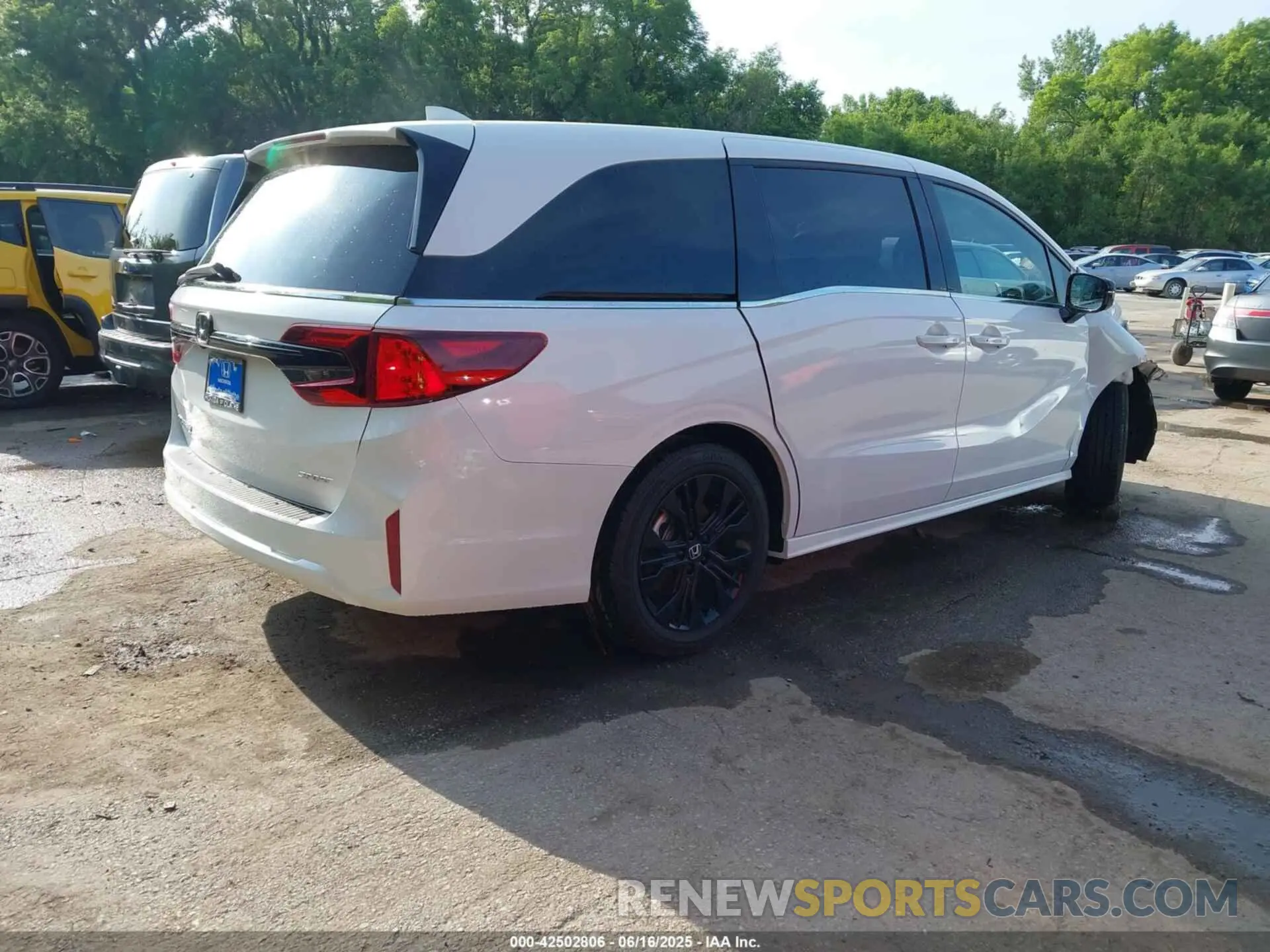 4 fotografías del automóvil dañado 5FNRL6H73SB040452 HONDA ODYSSEY 2025