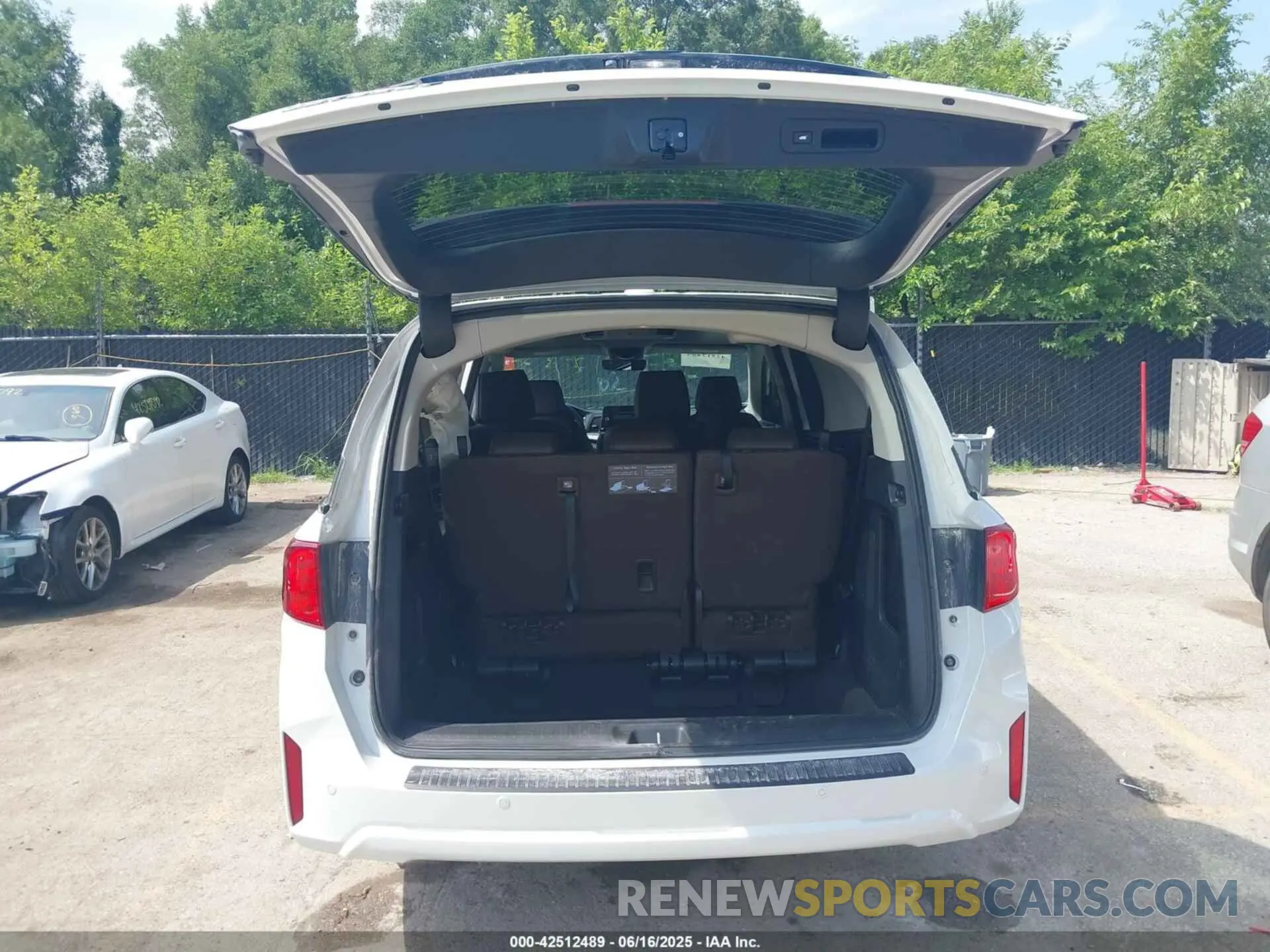 17 fotografías del automóvil dañado 5FNRL6H81SB026140 HONDA ODYSSEY 2025