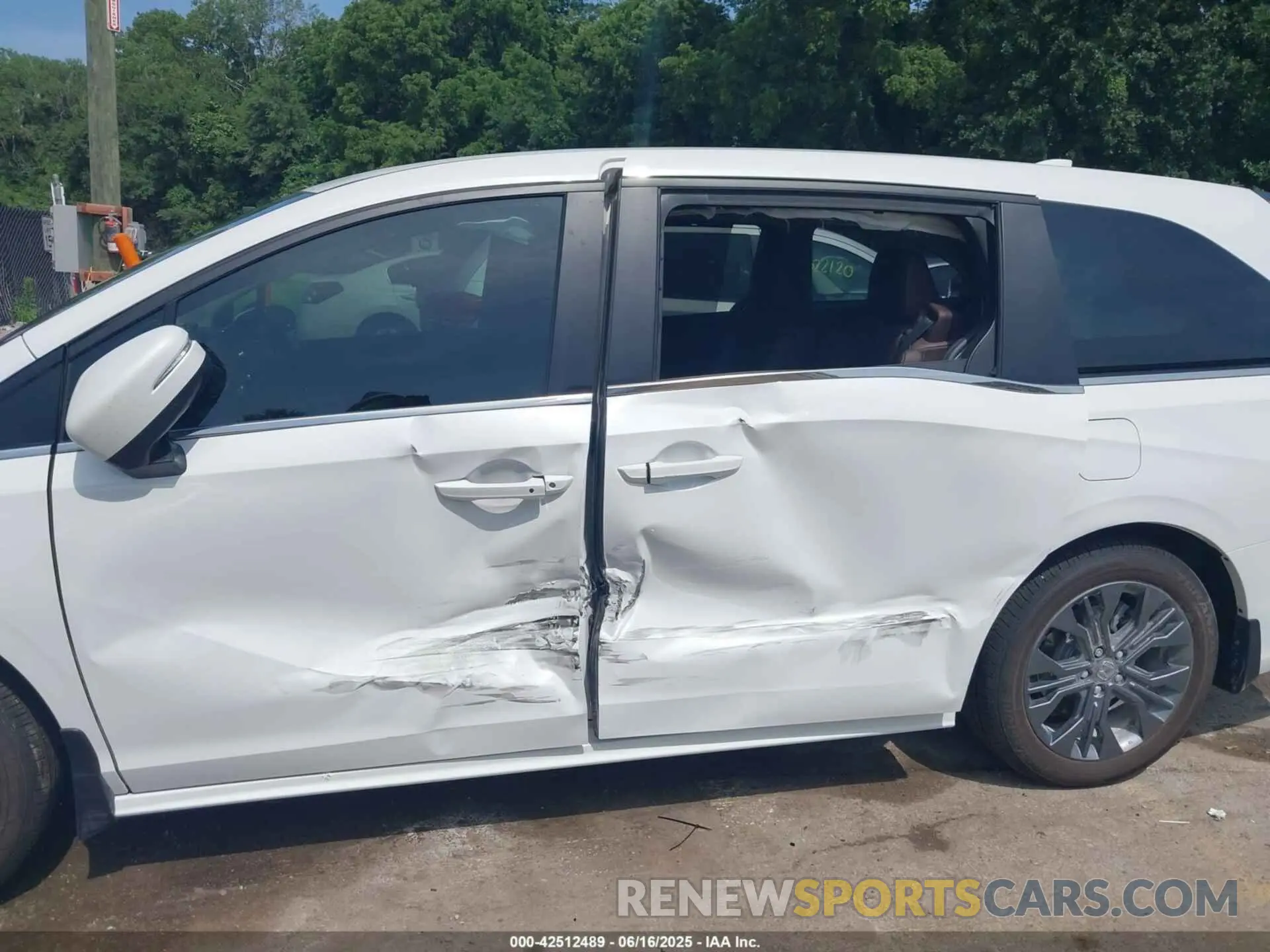 6 fotografías del automóvil dañado 5FNRL6H81SB026140 HONDA ODYSSEY 2025